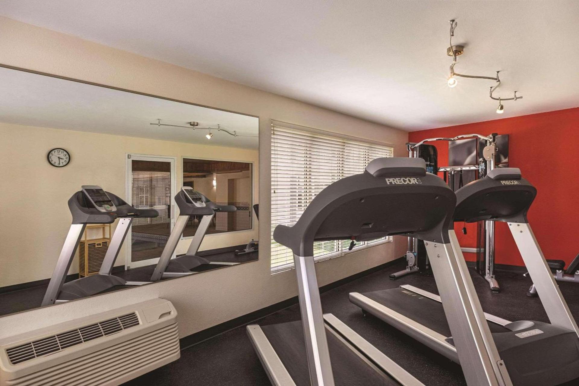 Country Inn & Suites by Radisson, Madison, WI photo 43