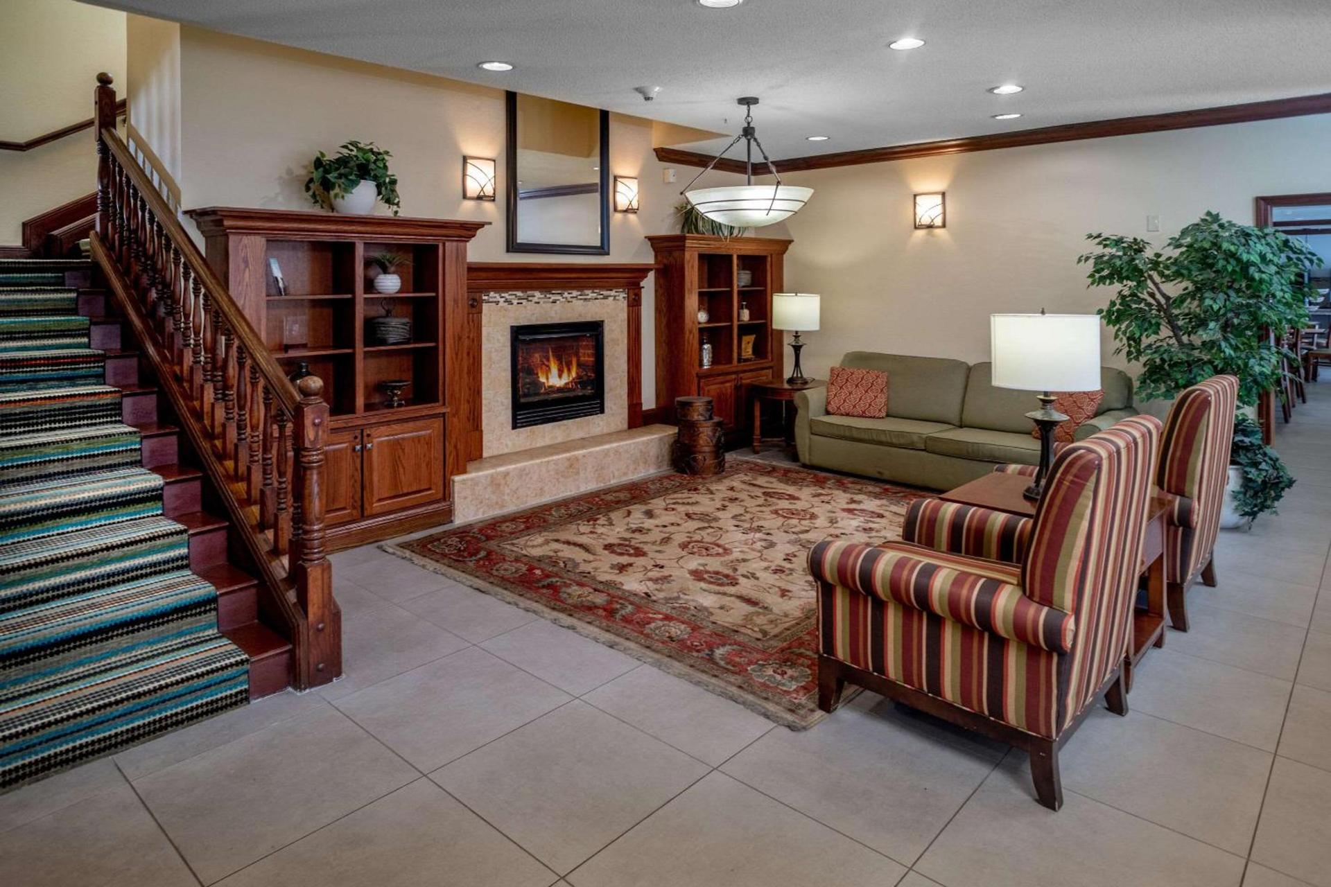 Country Inn & Suites By Radisson, Charleston South, WV photo 2