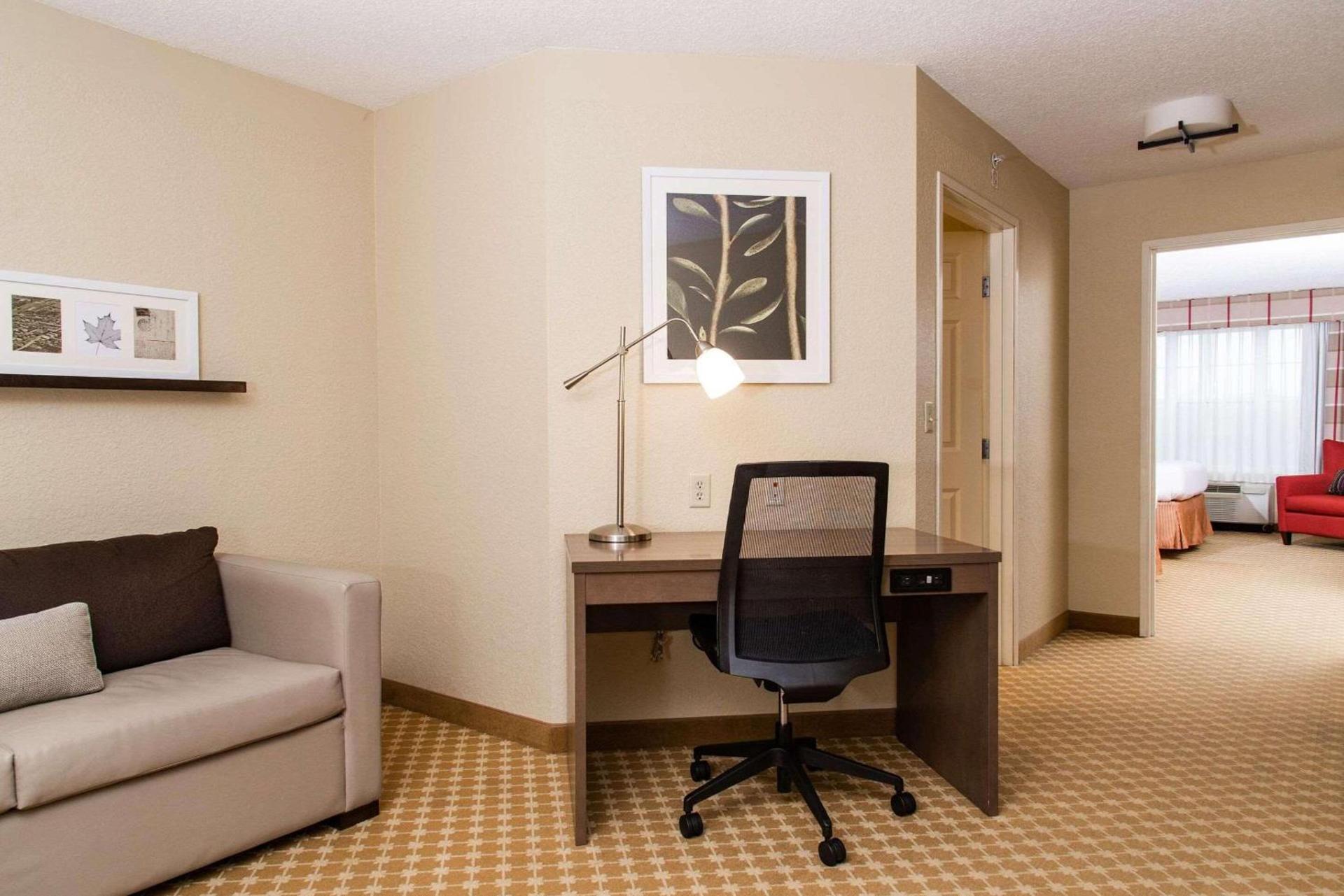 Country Inn & Suites by Radisson, Milwaukee West Brookfield , WI photo 6
