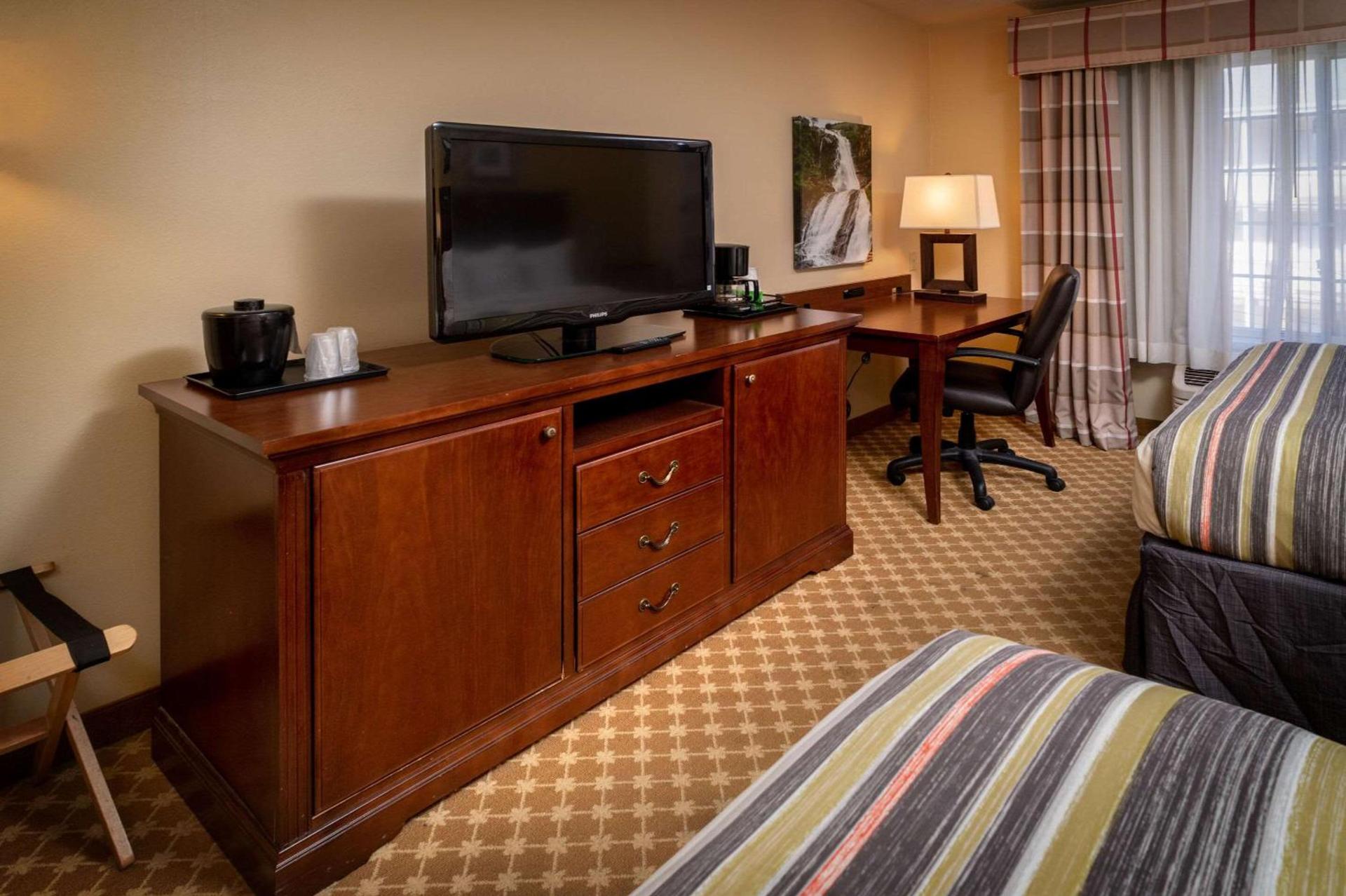 Country Inn & Suites By Radisson, Charleston South, WV photo 8