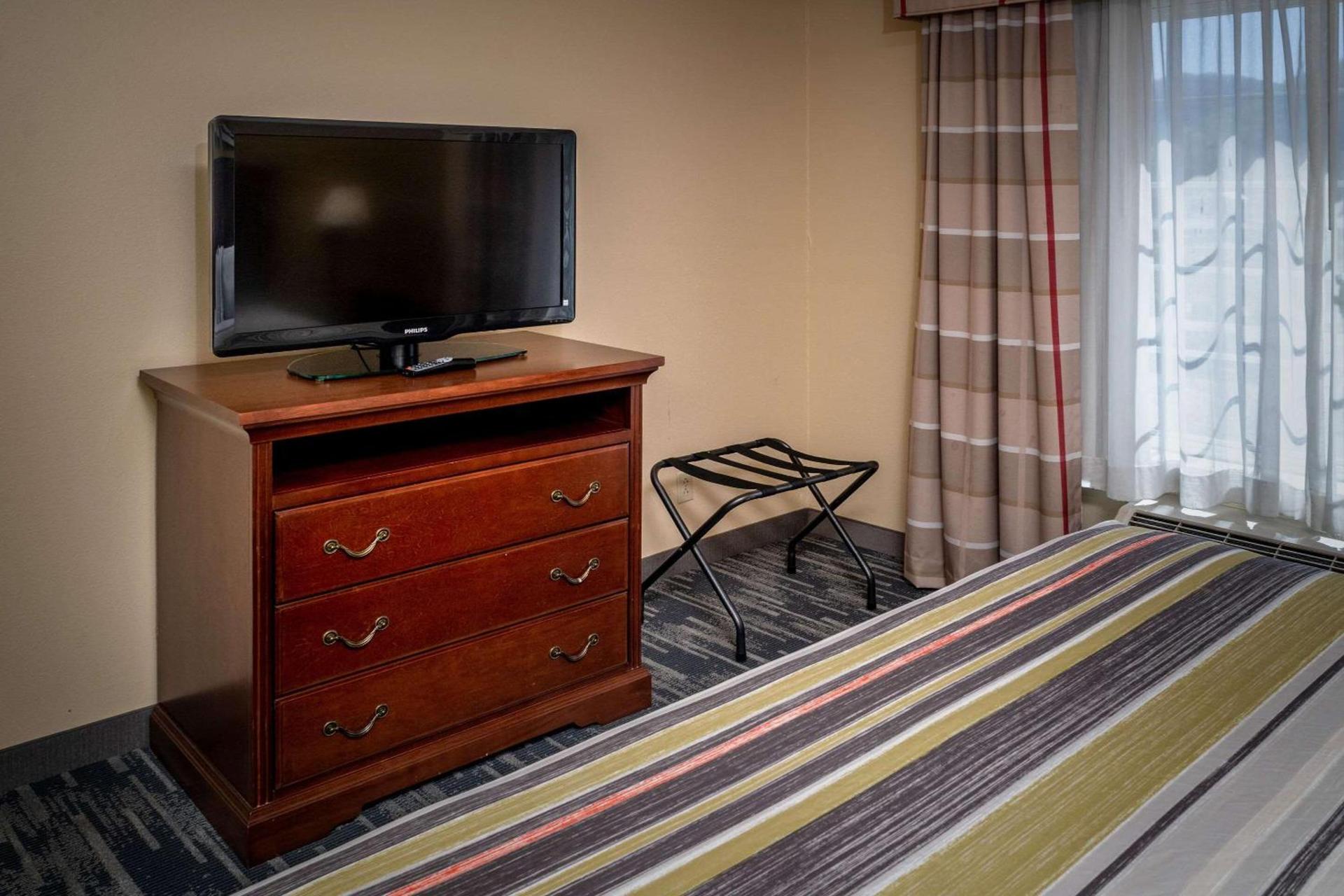 Country Inn & Suites By Radisson, Charleston South, WV photo 16