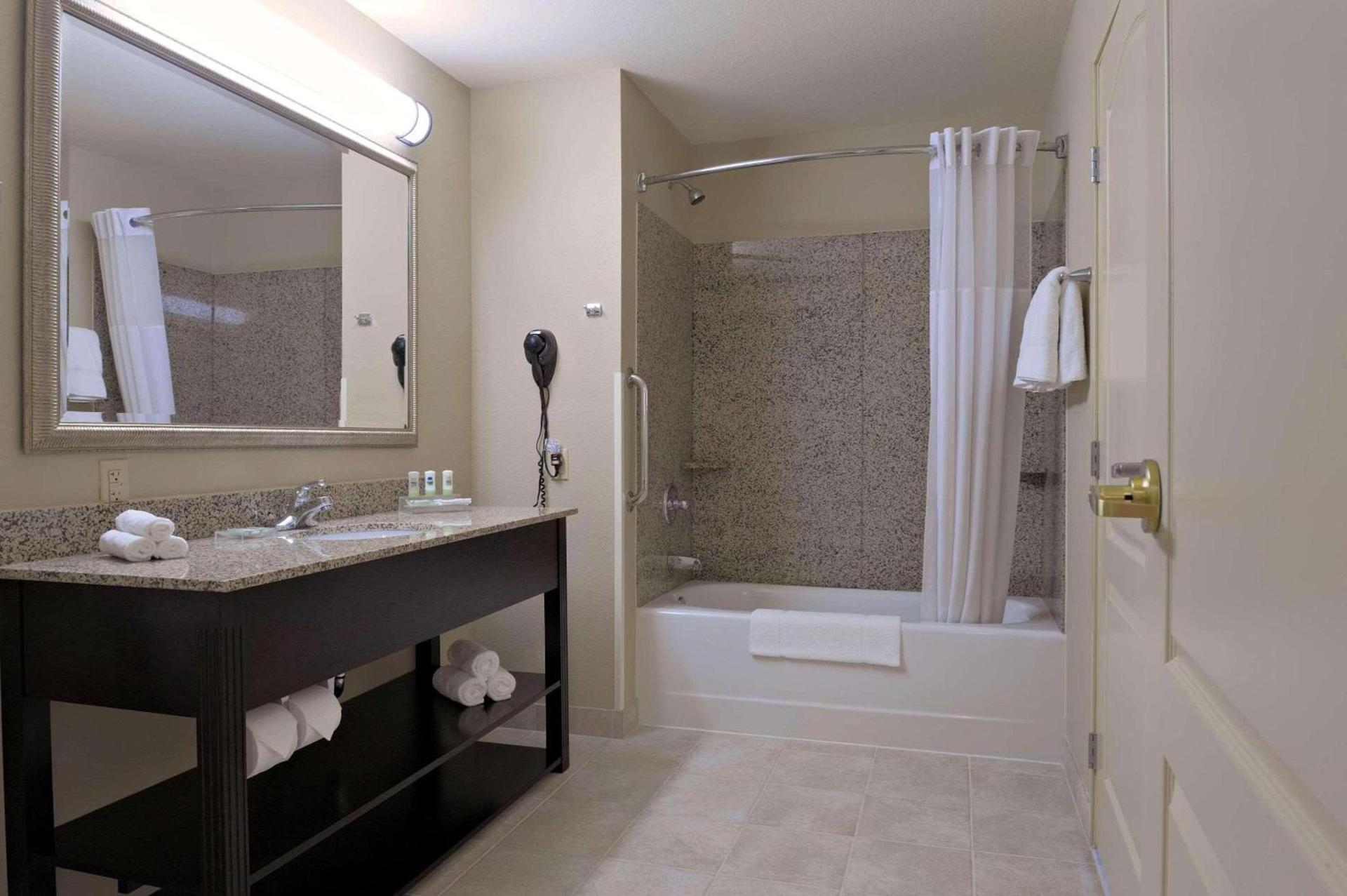 Country Inn & Suites by Radisson, Beckley, WV photo 7