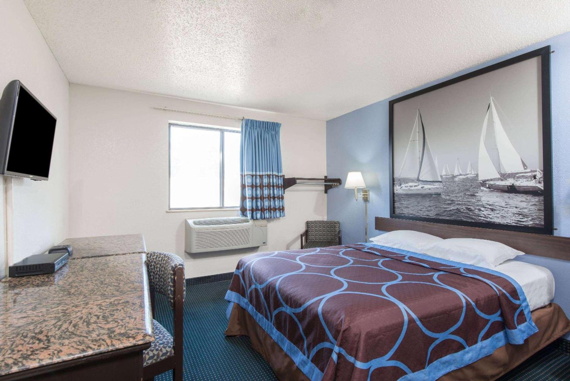 Super 8 by Wyndham New Castle photo 10