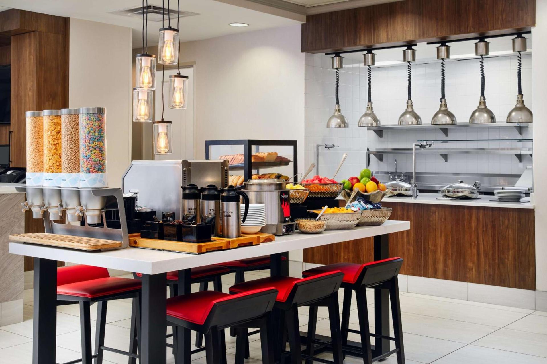Hilton Garden Inn Schaumburg photo 9