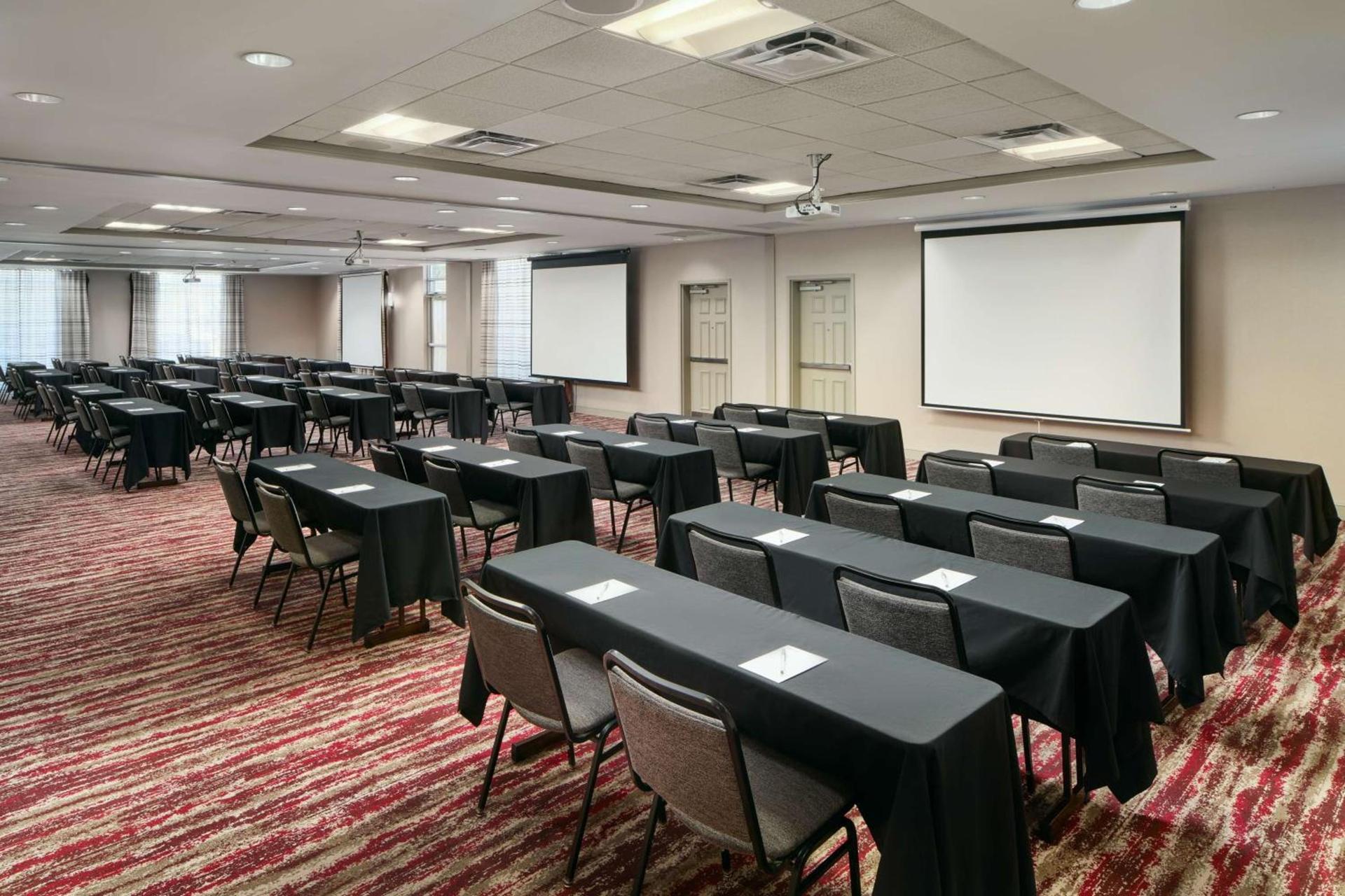 Hilton Garden Inn Schaumburg photo 28