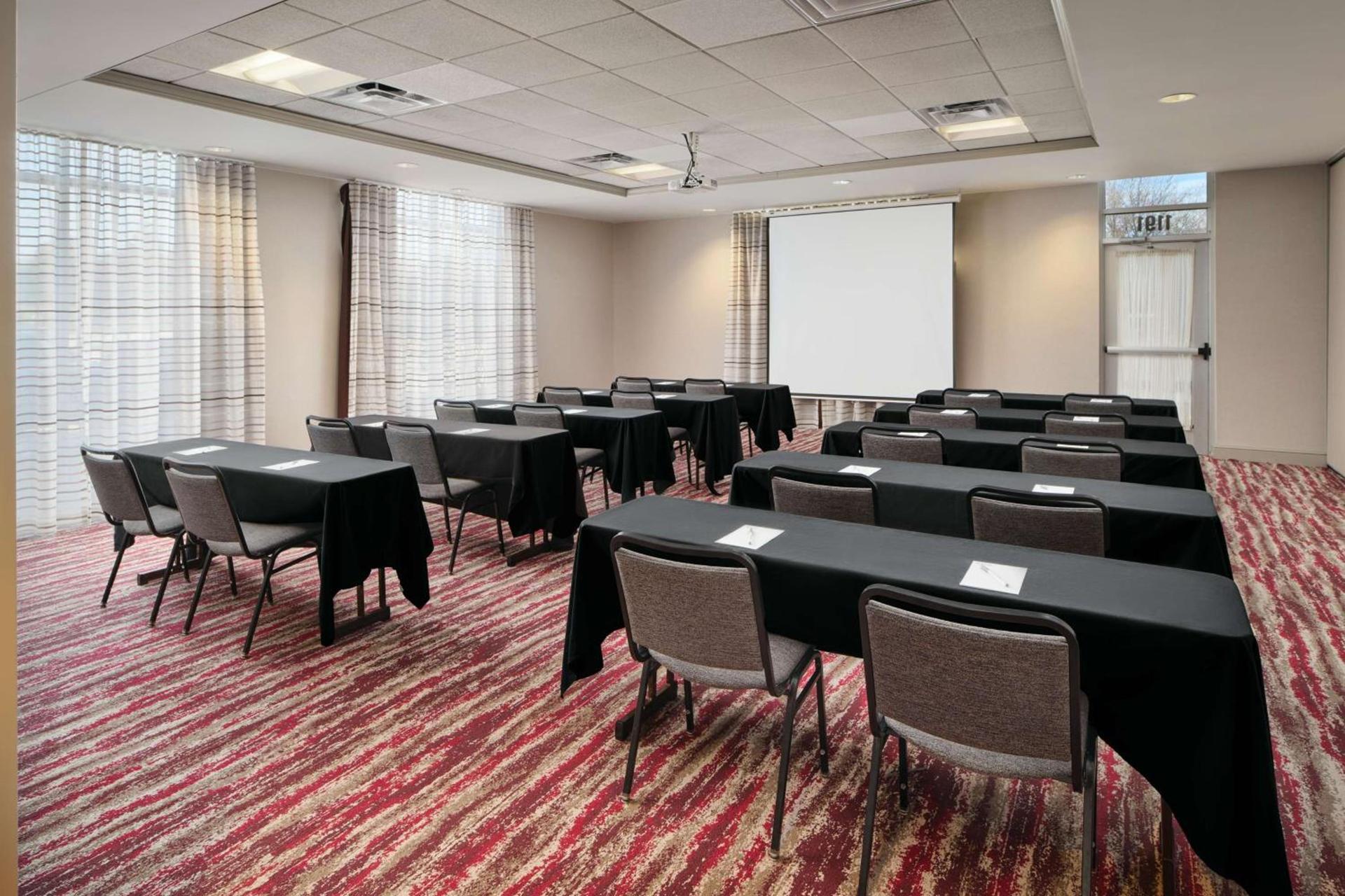Hilton Garden Inn Schaumburg photo 32