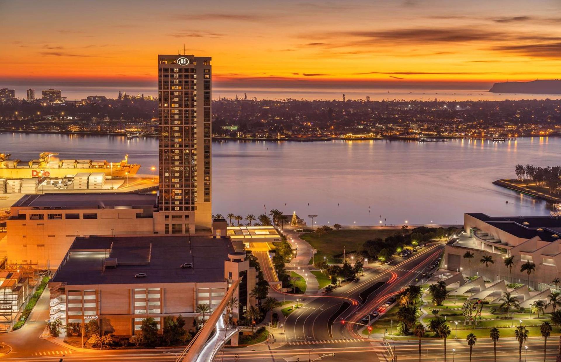 Hilton San Diego Bayfront photo 9