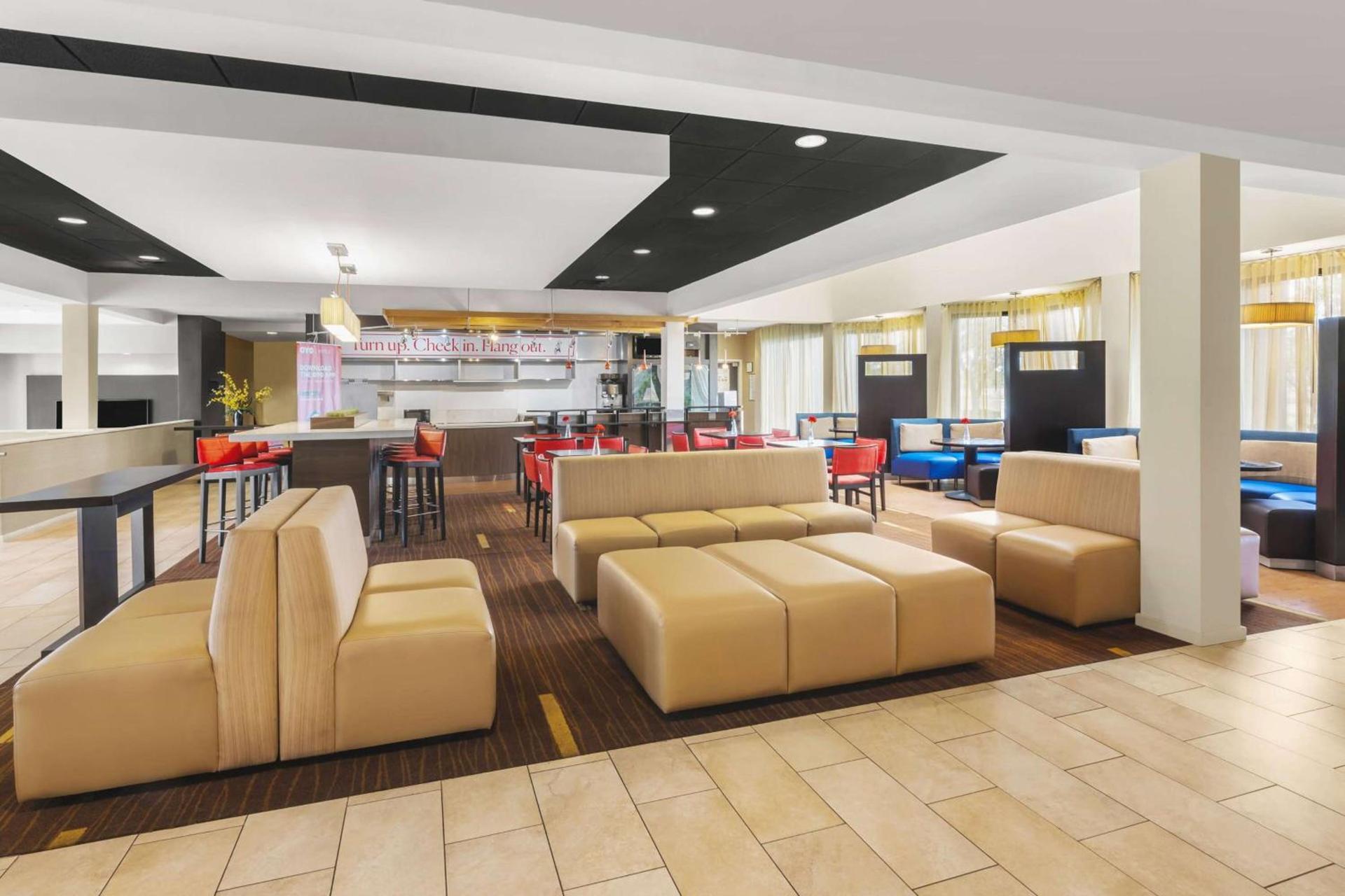 Super 8 by Wyndham Dallas Love Field Airport photo 4