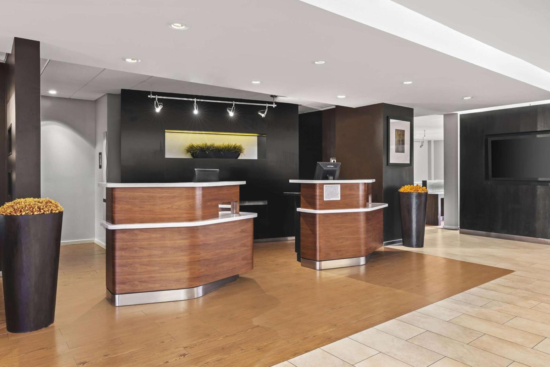 Super 8 by Wyndham Dallas Love Field Airport photo 6
