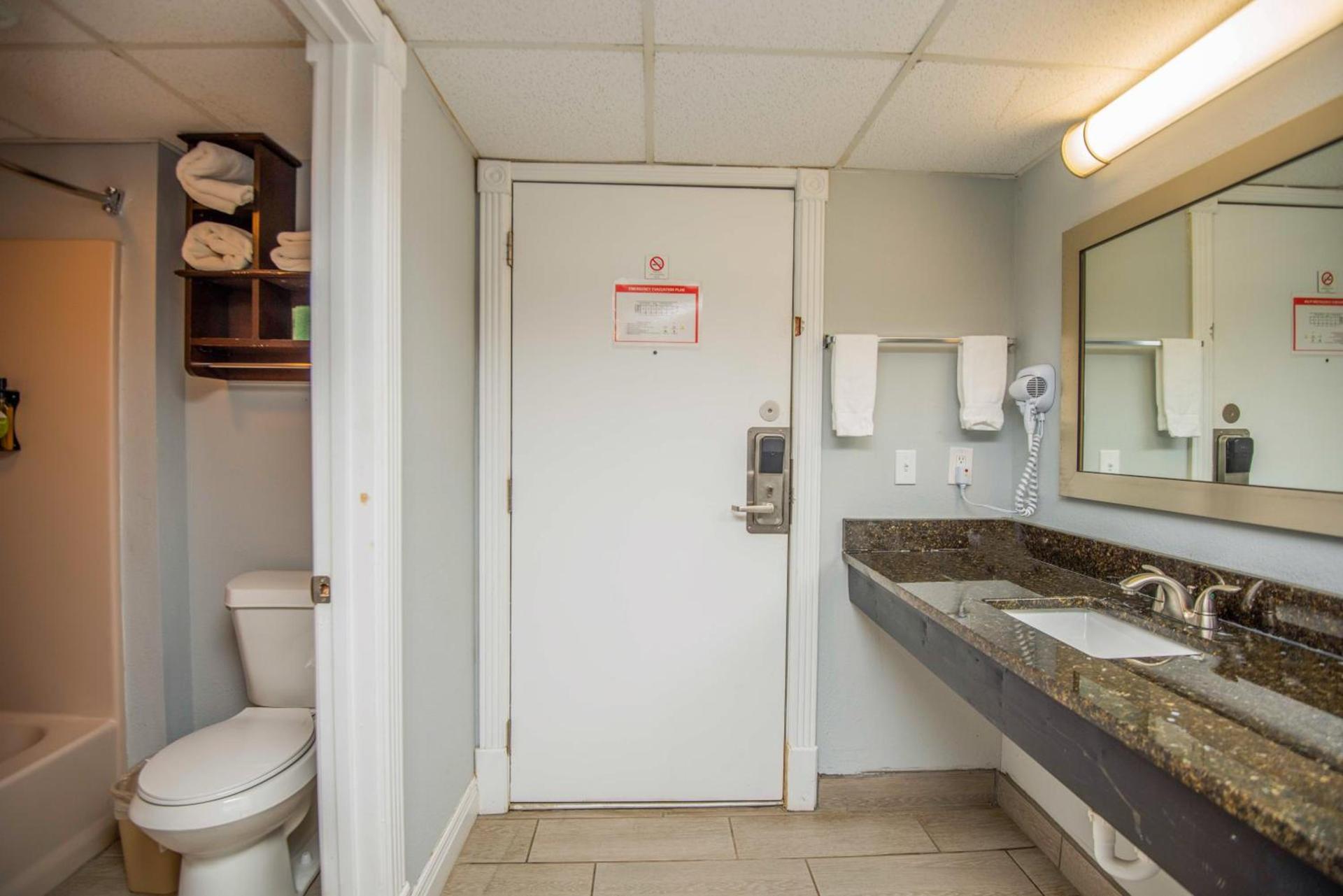 Tremont Lodge & Resort photo 65