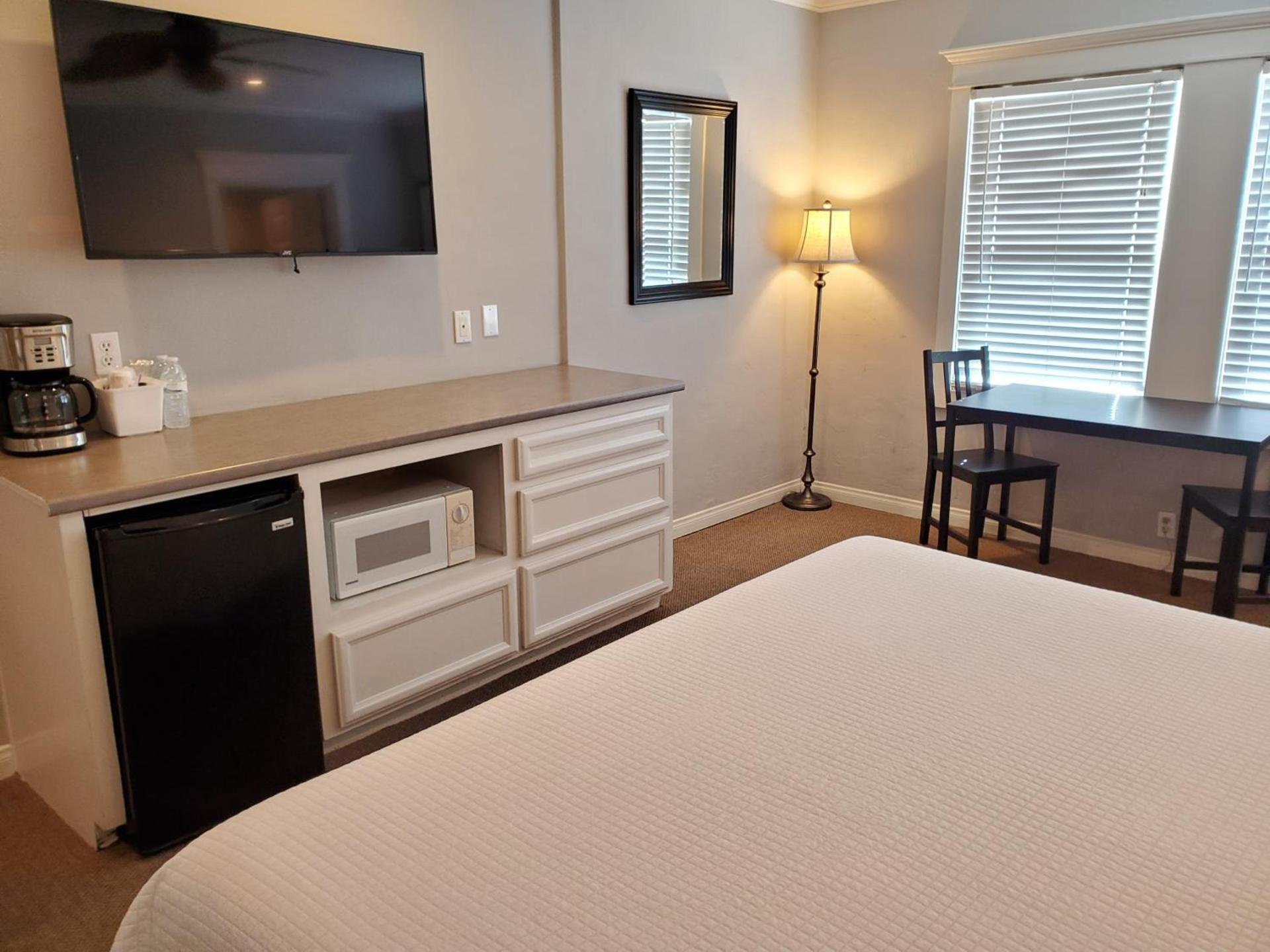 Coronado Inn photo 49