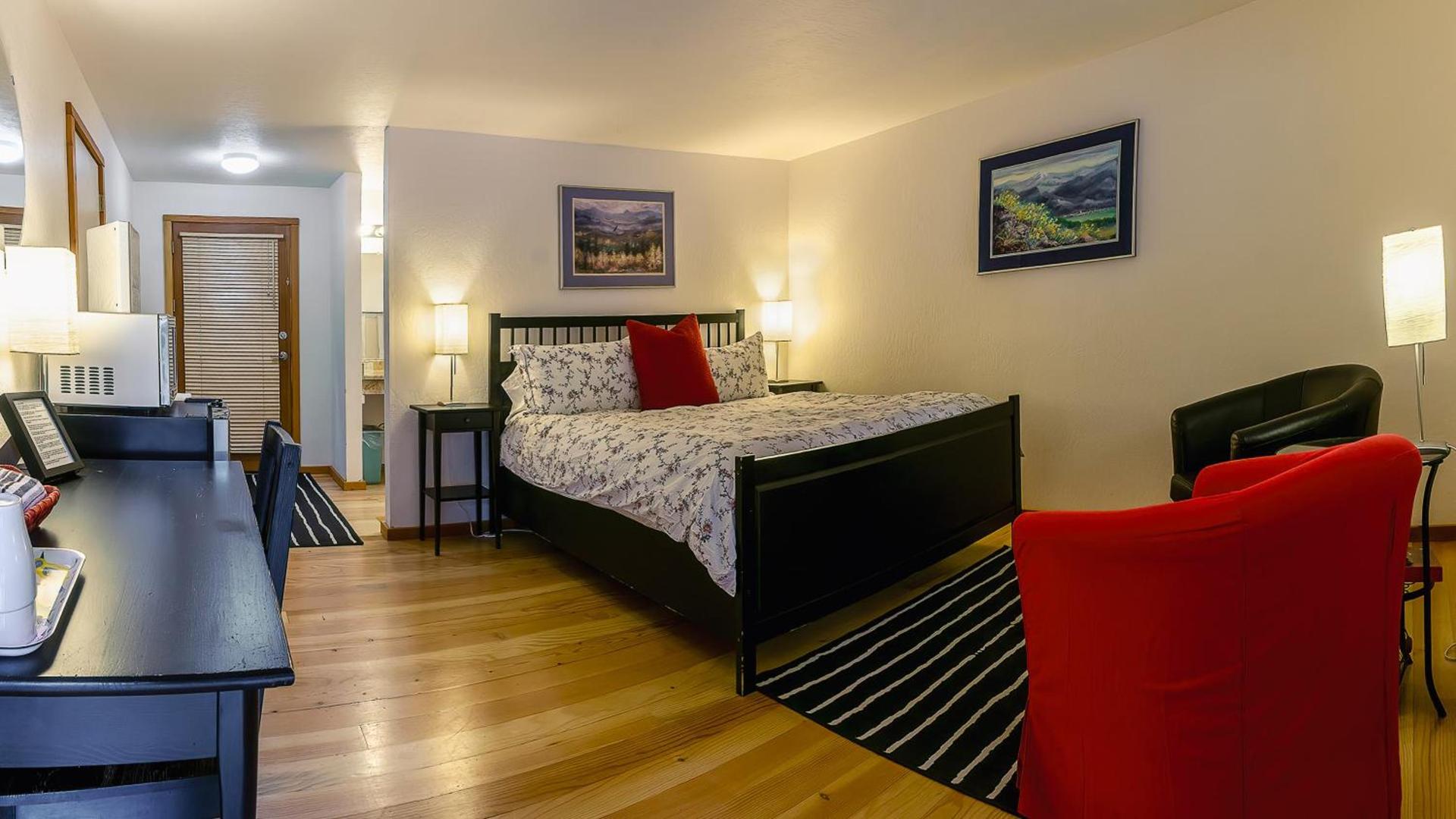 Green Springs Inn photo 8