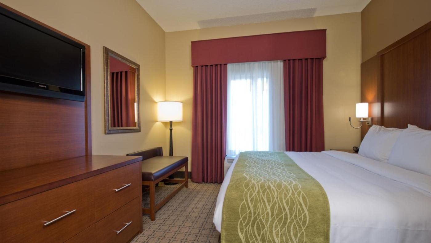 Russell Inn and Suites photo 6