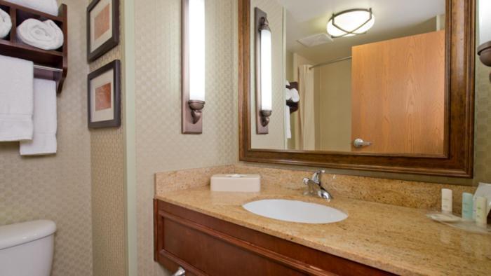 Russell Inn and Suites photo 9