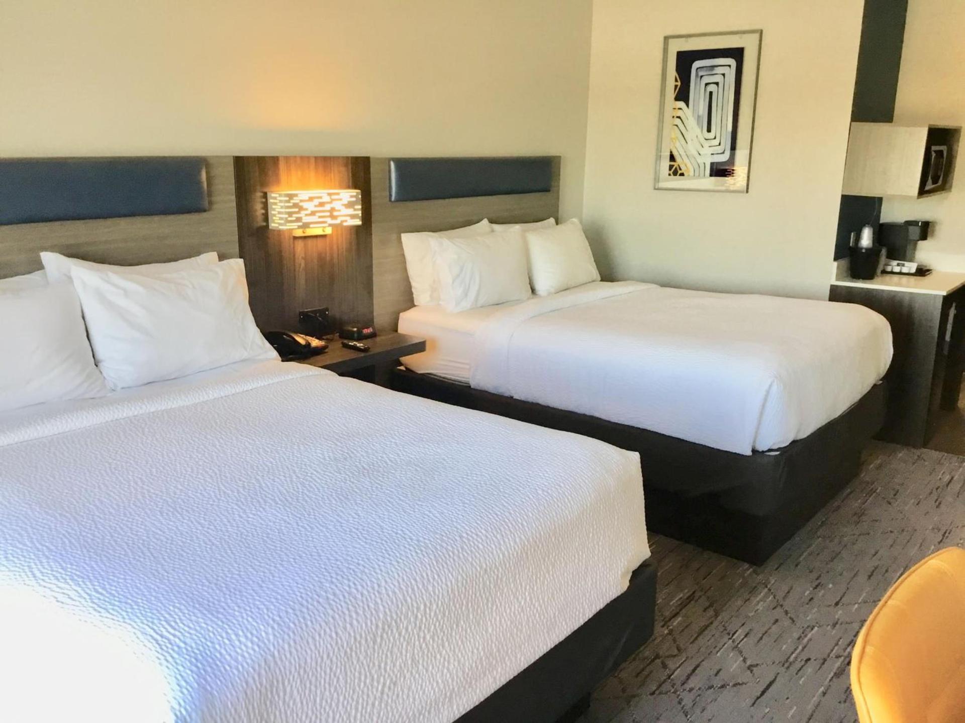 Holiday Inn Express Pratt by IHG photo 28