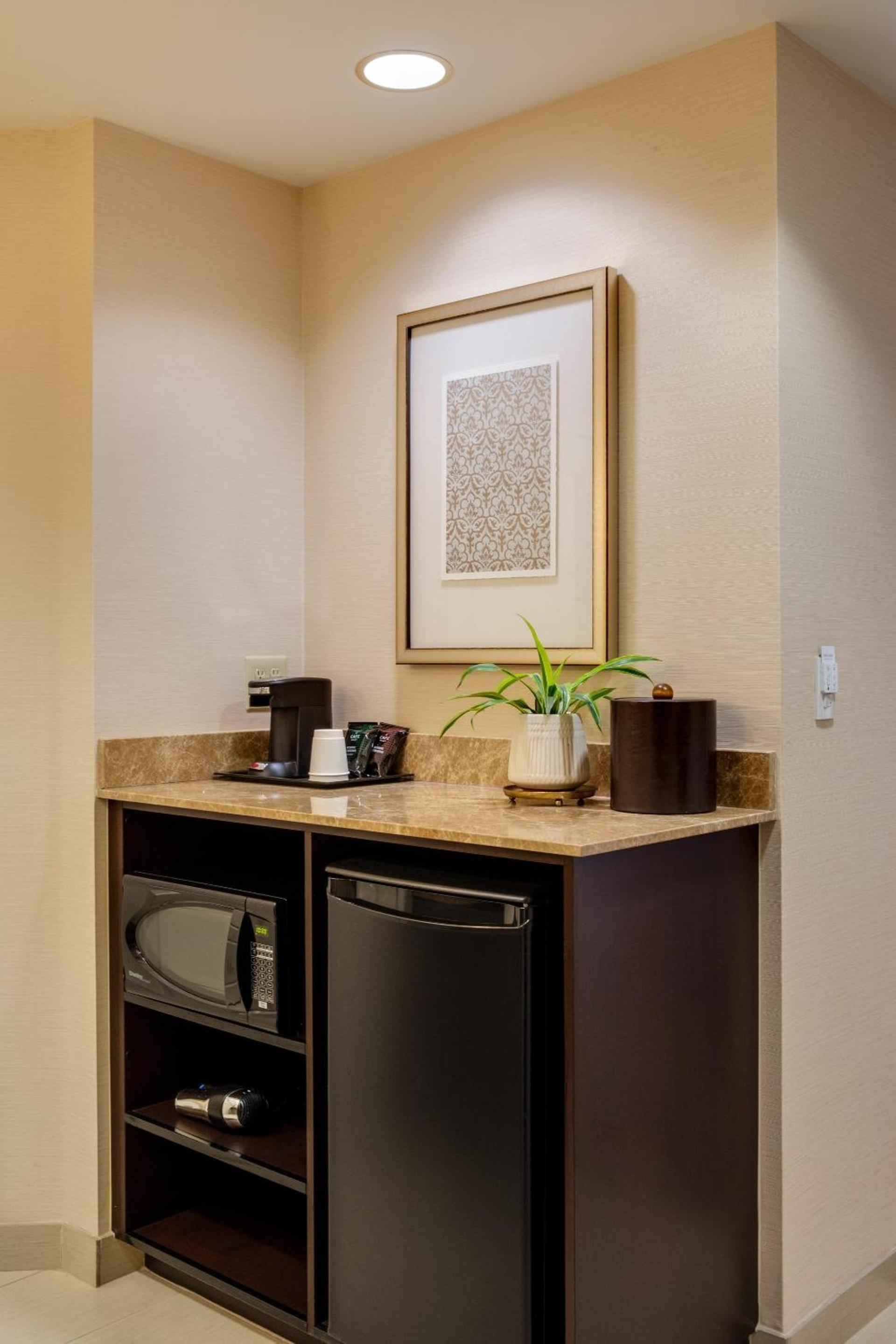 Ayres Hotel Fountain Valley - Huntington Beach photo 17