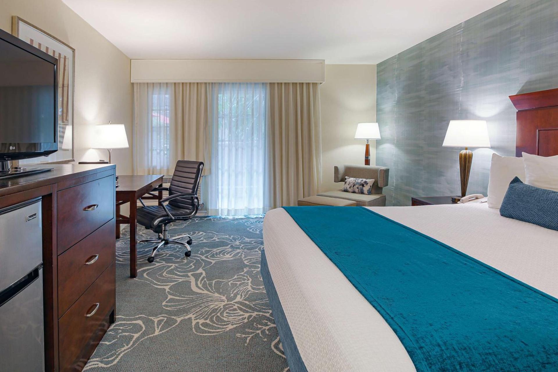 Best Western Plus Carpinteria Inn photo 78