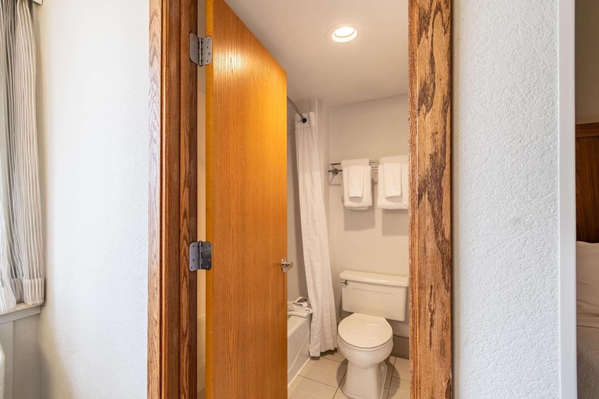 Best Western Bridgeview Hotel photo 38