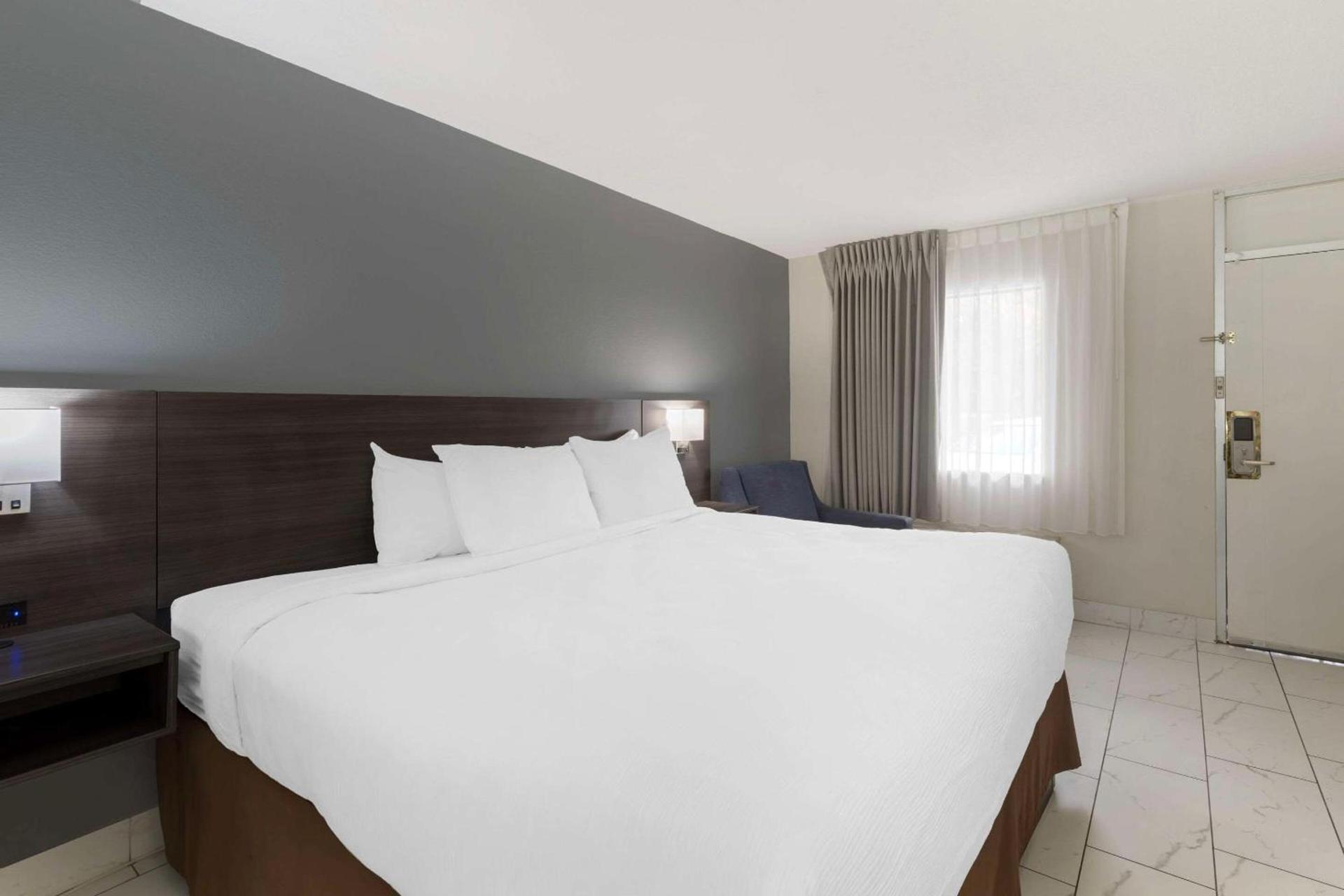 Quality Inn Memphis Downtown photo 28