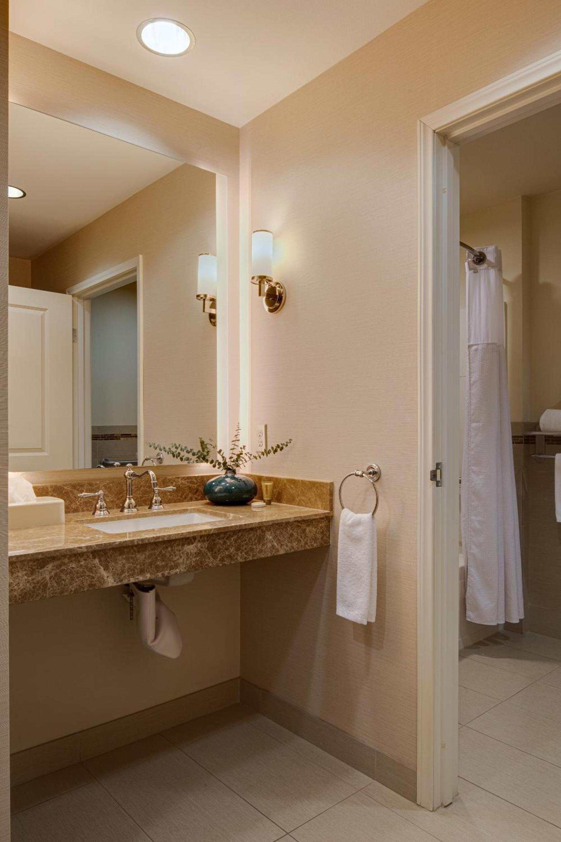 Ayres Hotel Fountain Valley - Huntington Beach photo 21