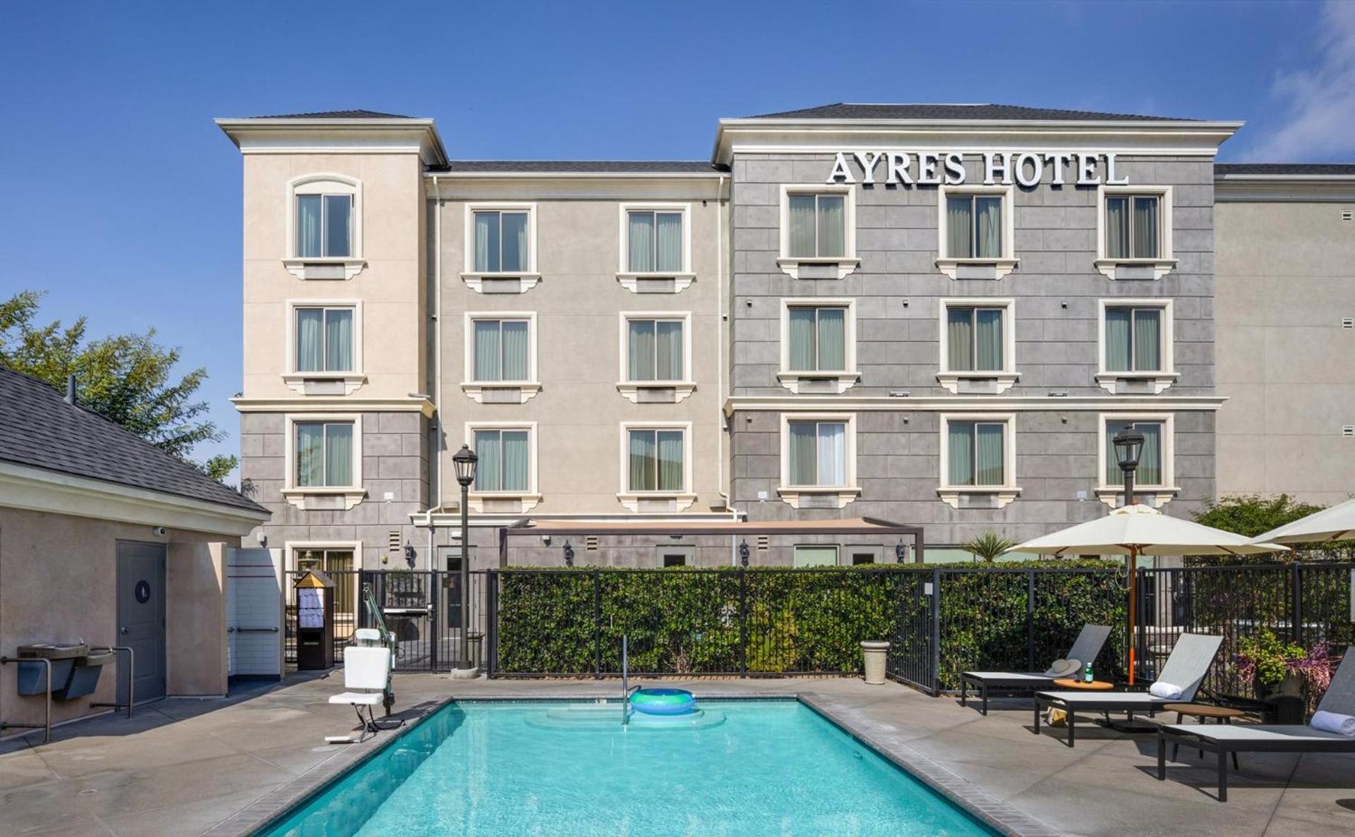 Ayres Hotel Fountain Valley - Huntington Beach photo 2