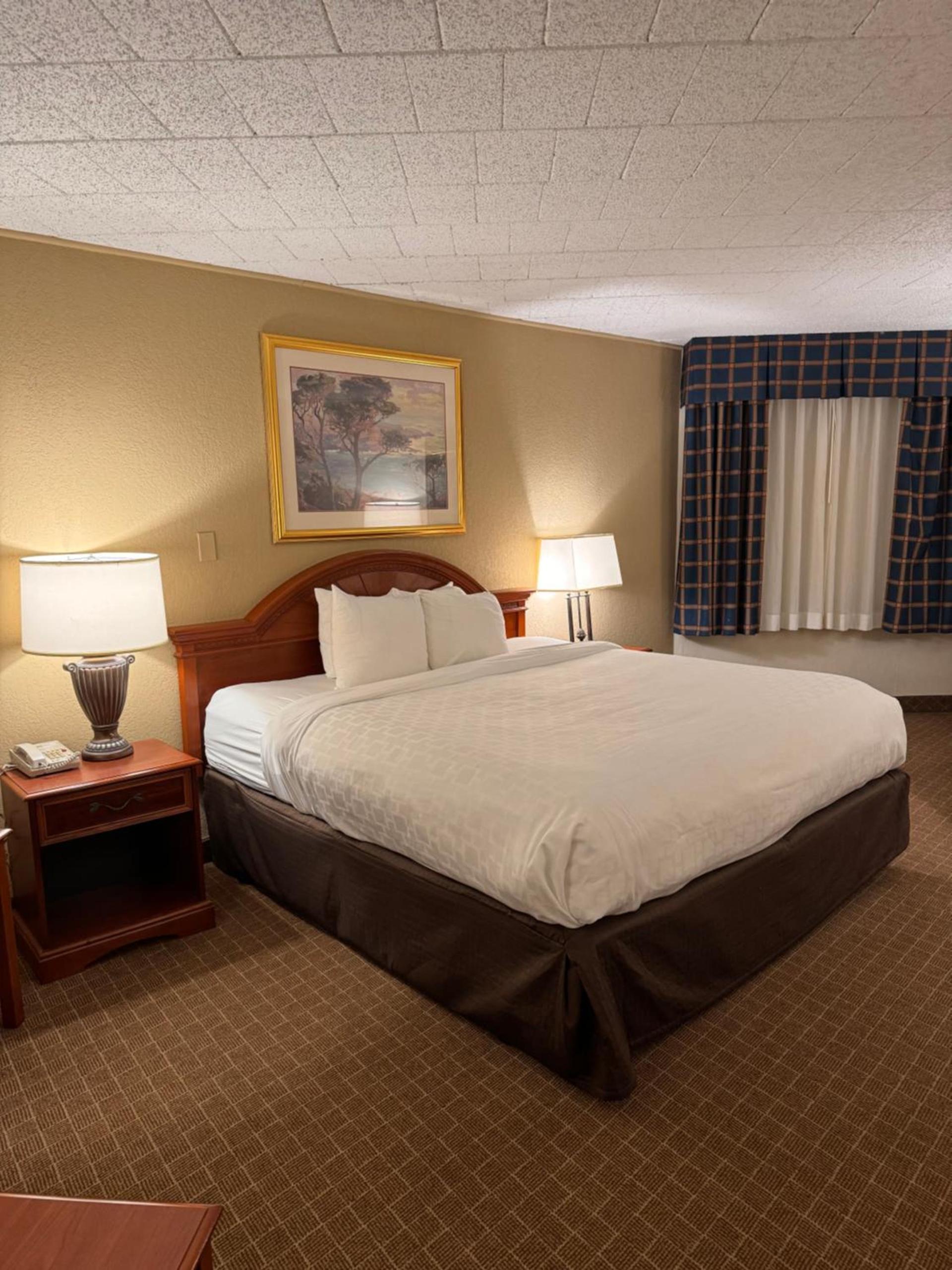 Clarion Inn Frederick Event Center photo 13