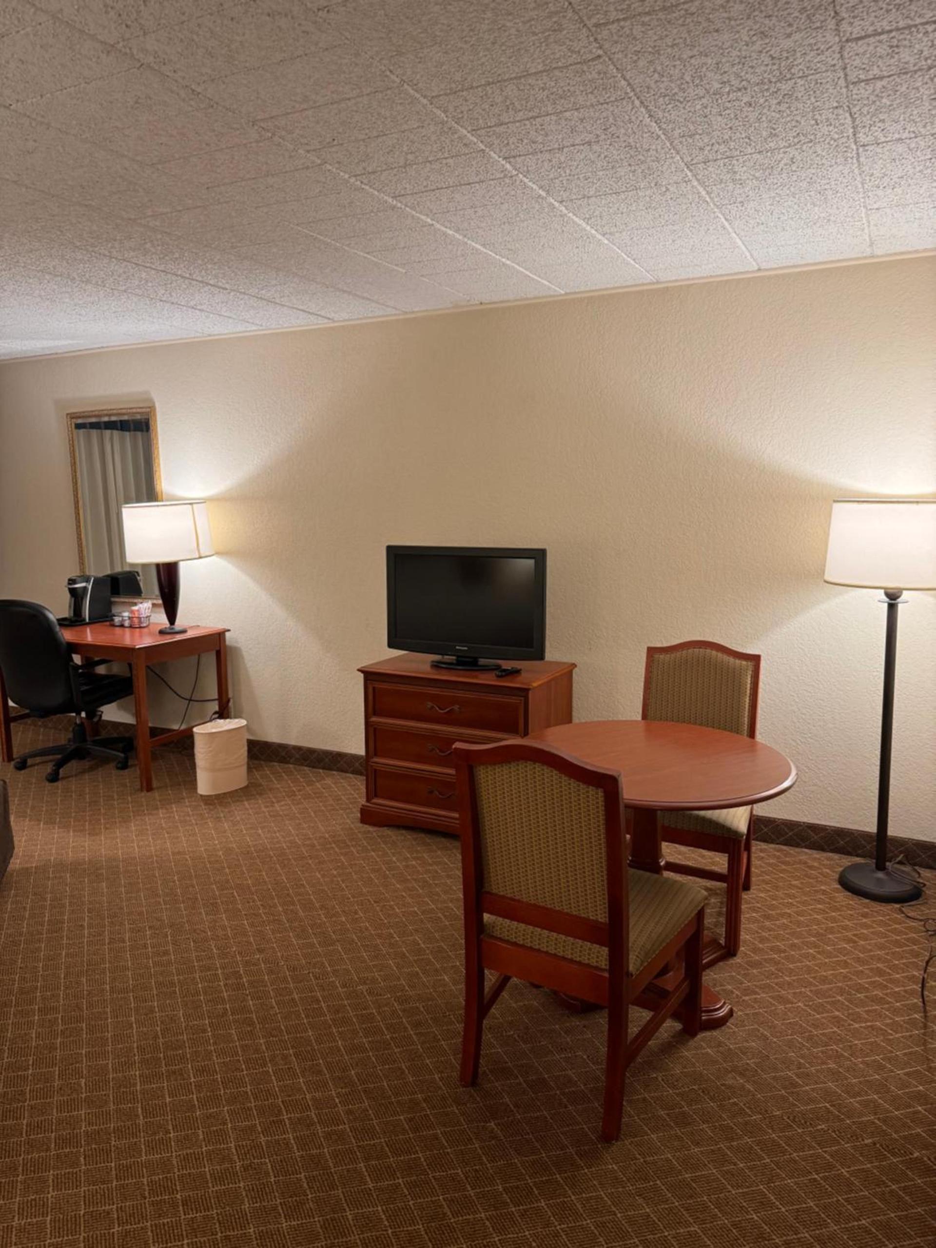 Clarion Inn Frederick Event Center photo 16