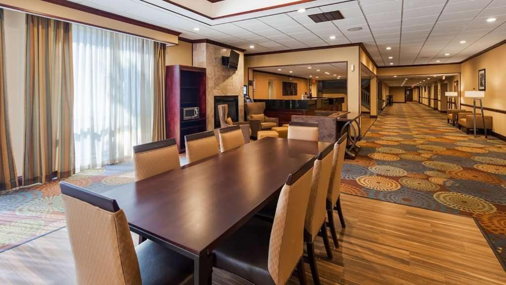 Spark by Hilton Lockport photo 11