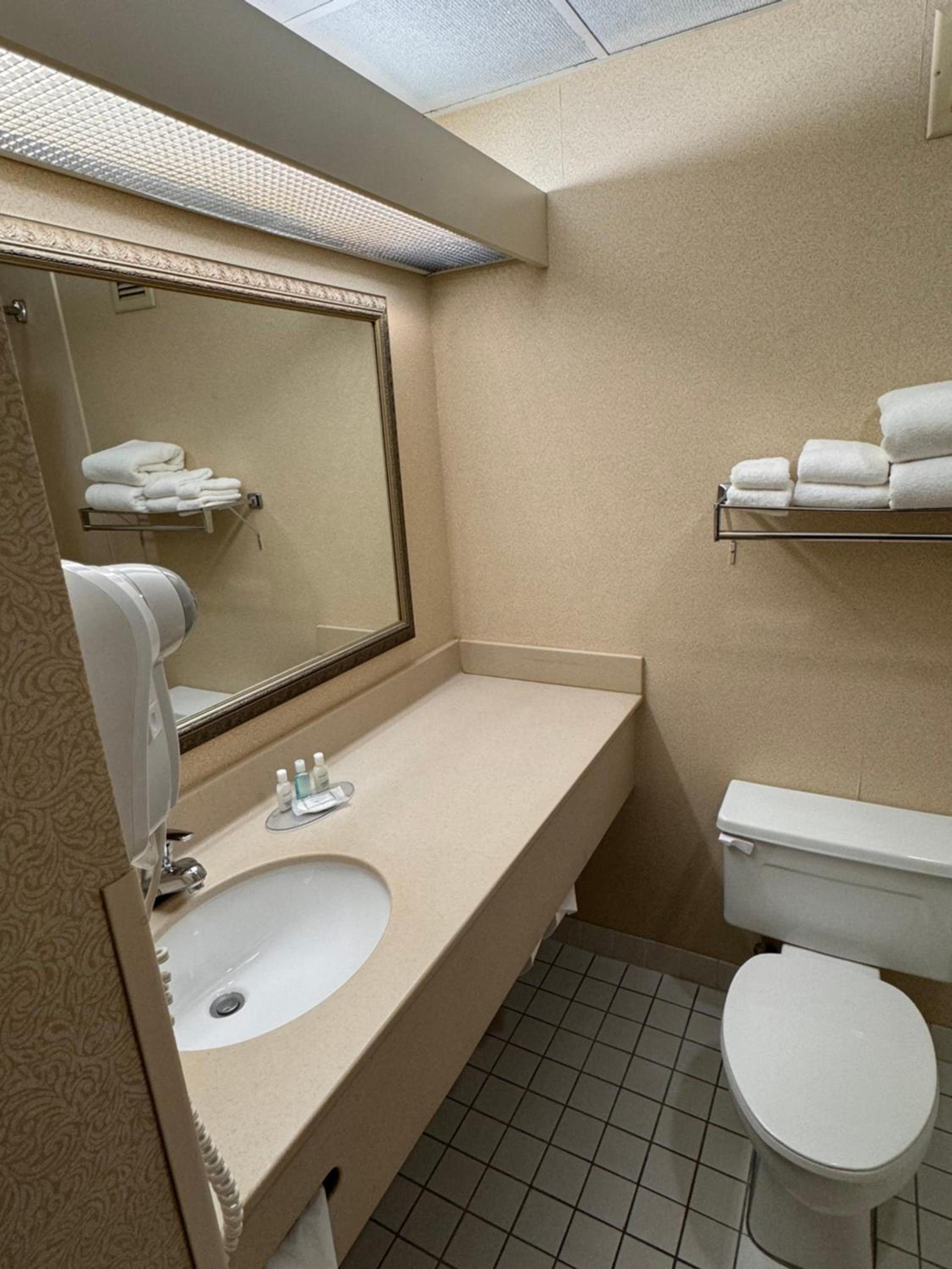 Clarion Inn Frederick Event Center photo 18