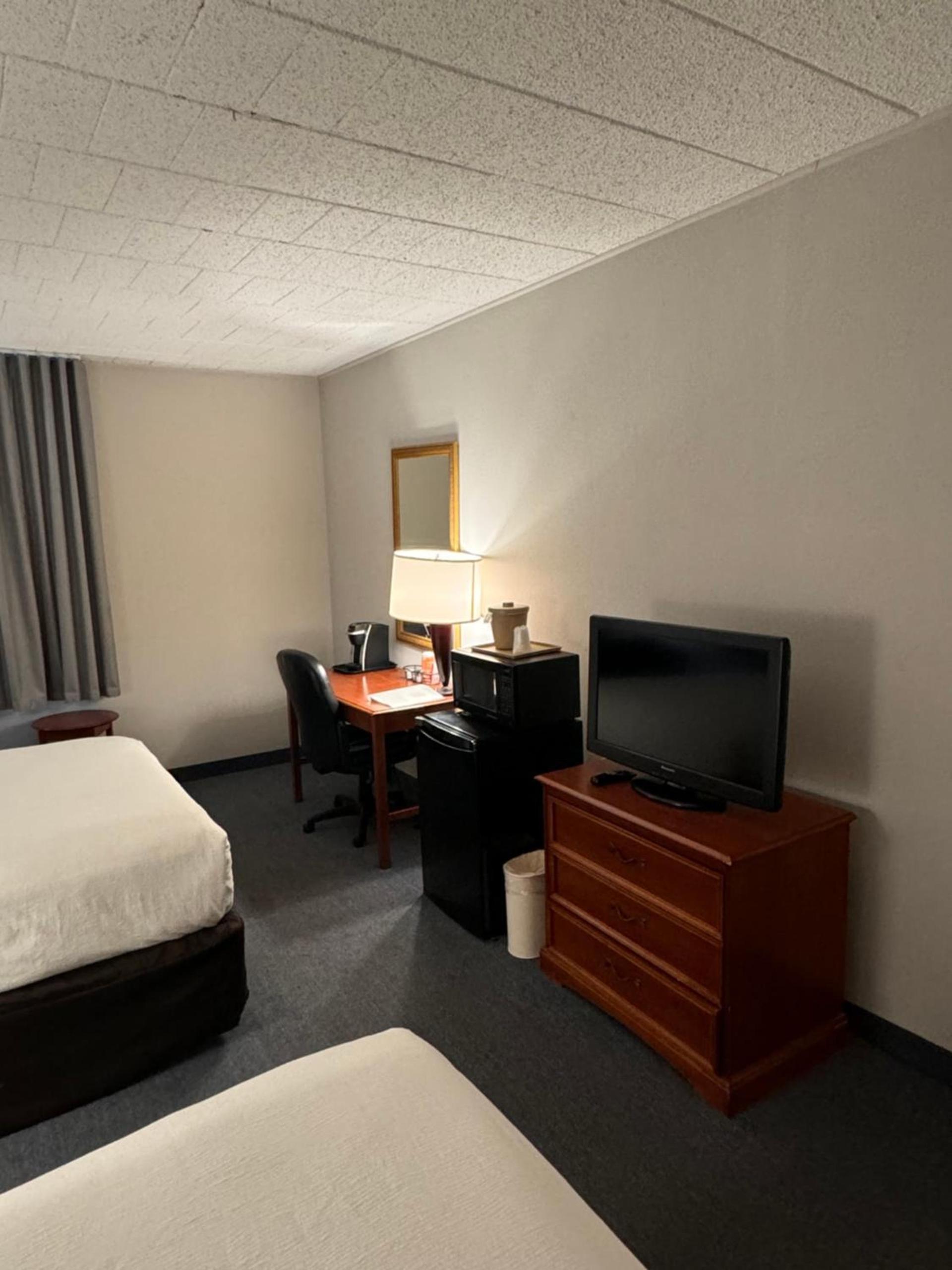 Clarion Inn Frederick Event Center photo 23