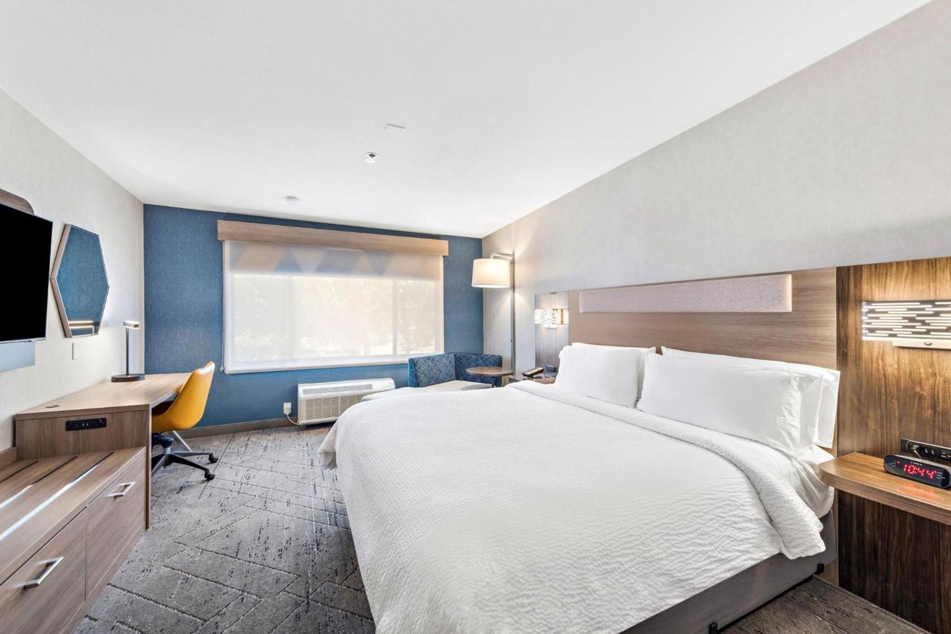 Holiday Inn Express La Mesa Near SDSU by IHG photo 59