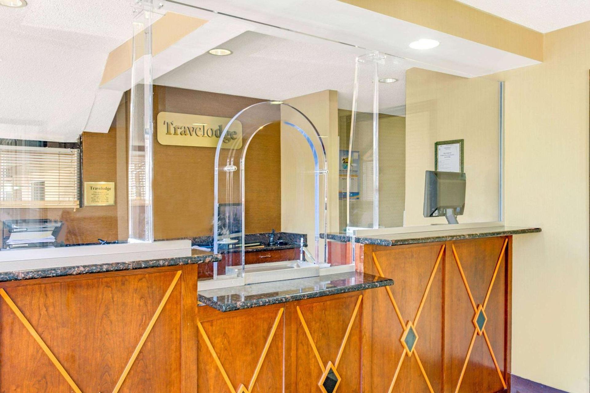 Travelodge by Wyndham Silver Spring photo 3
