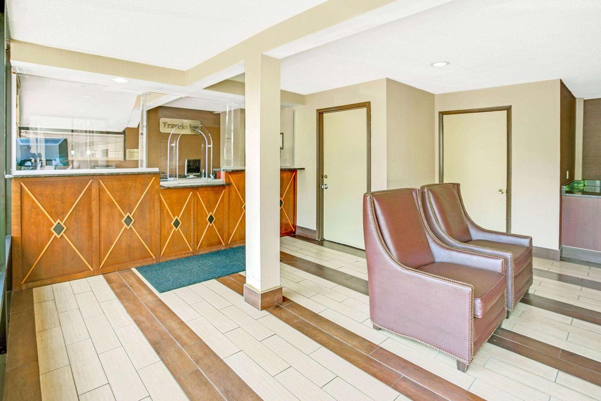 Travelodge by Wyndham Silver Spring photo 4