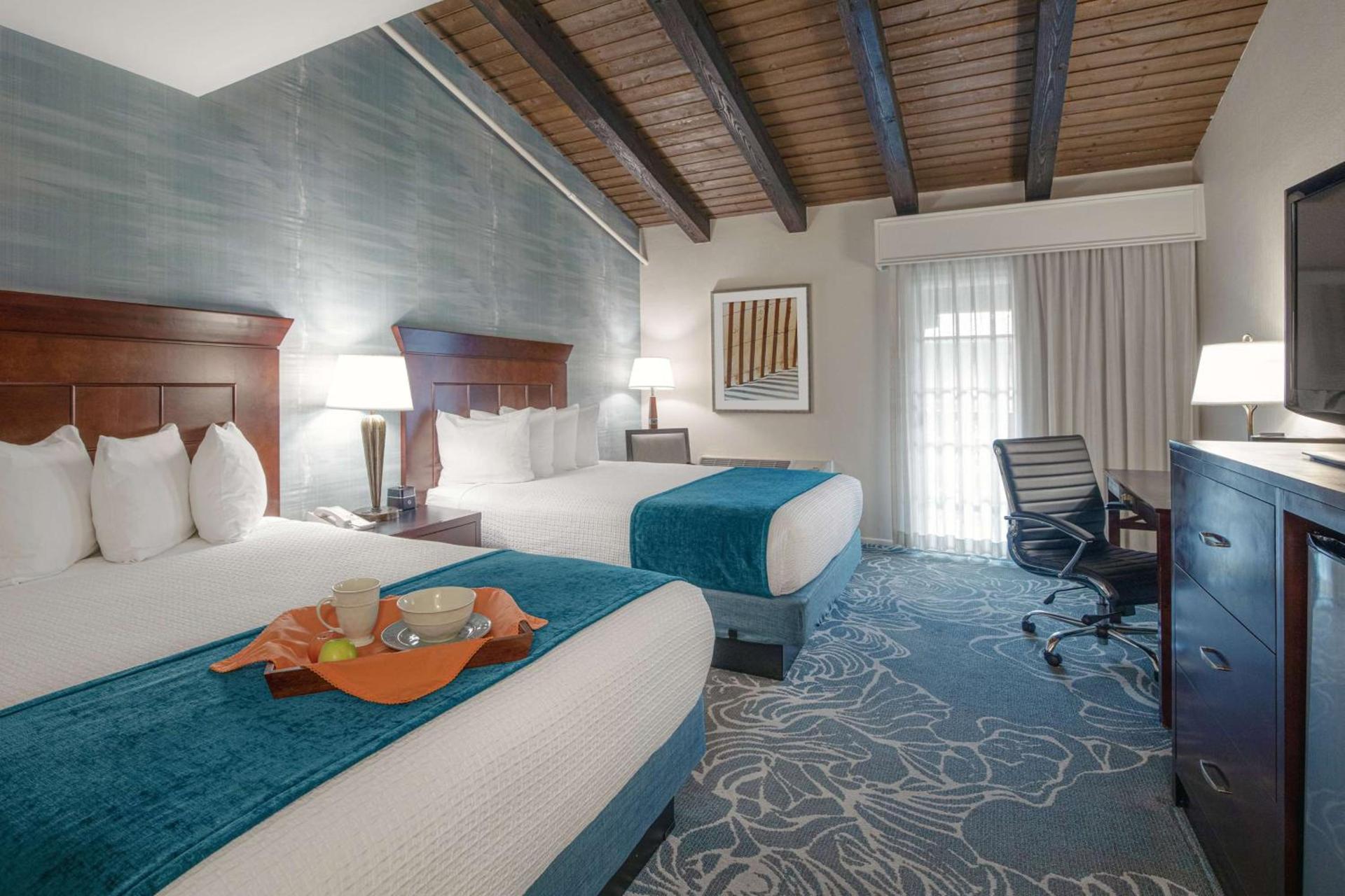 Best Western Plus Carpinteria Inn photo 89