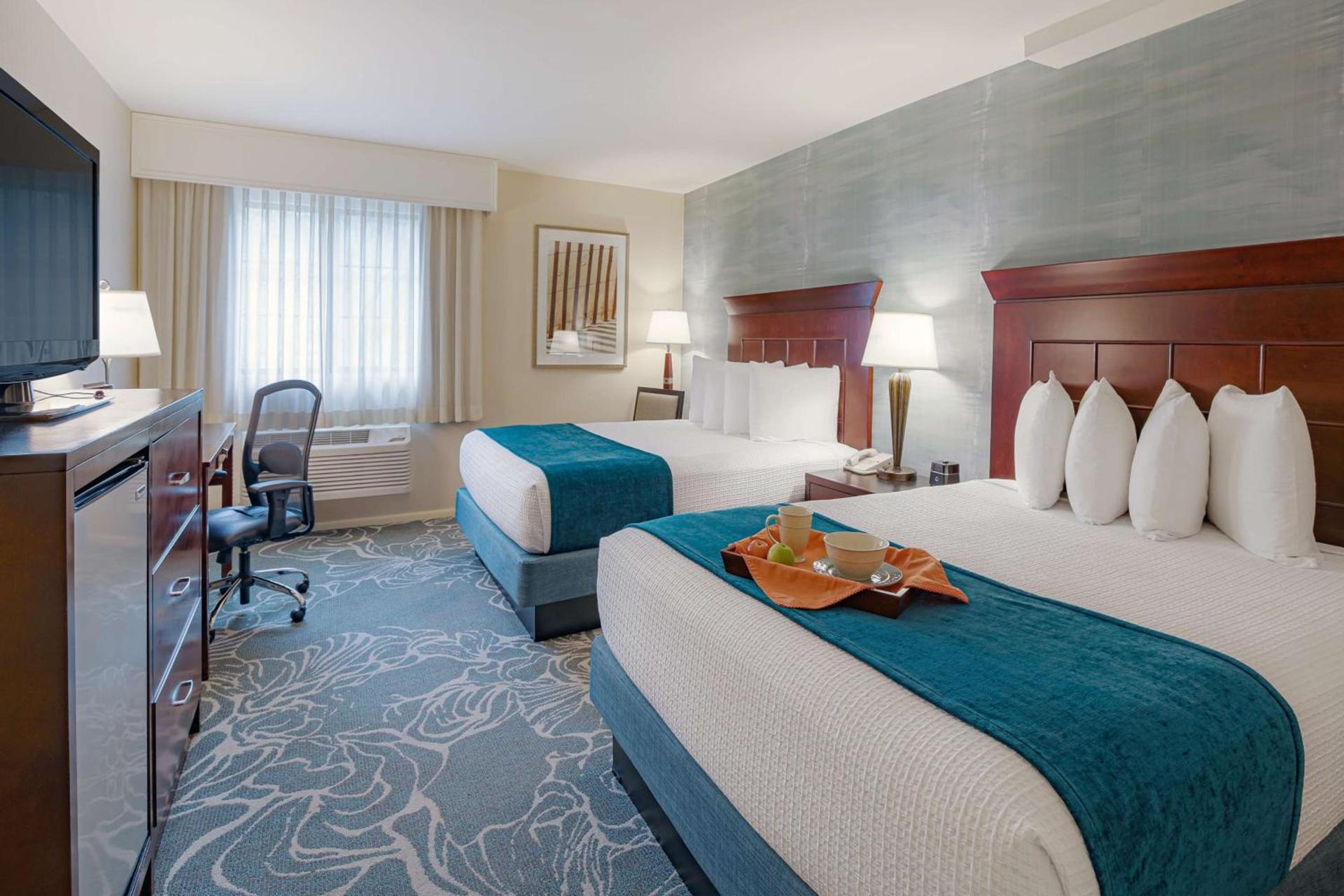 Best Western Plus Carpinteria Inn photo 91