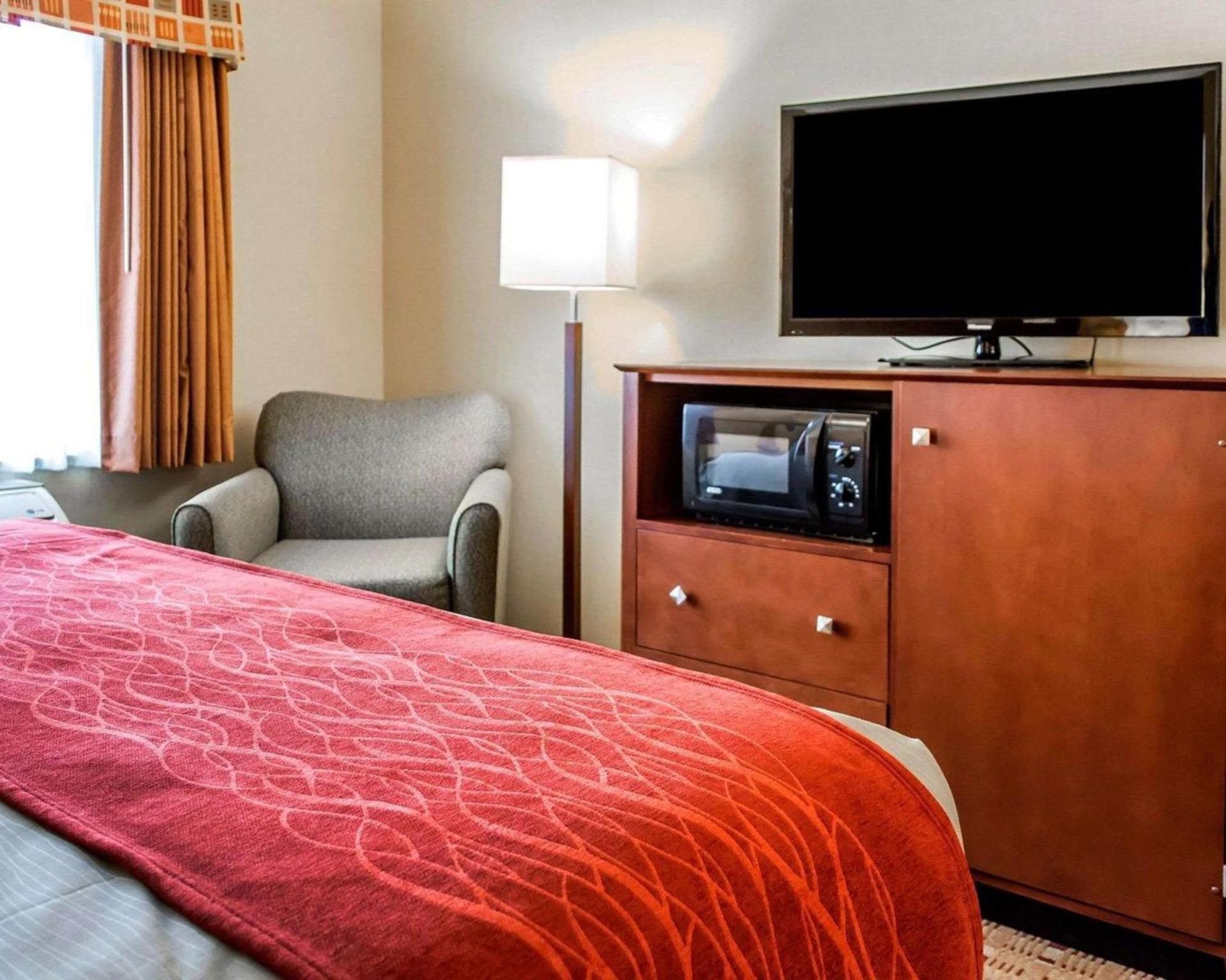 Comfort Inn & Suites Franklin East photo 20