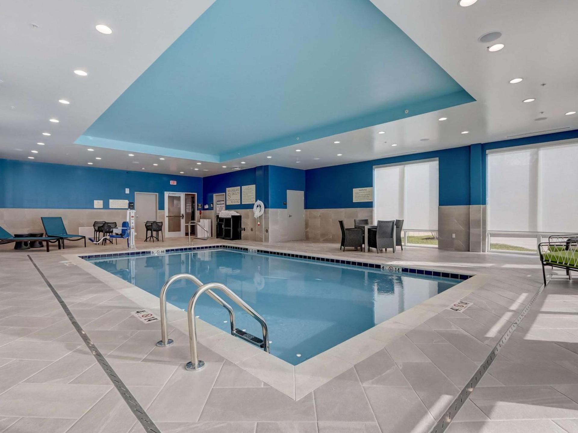 Hampton Inn & Suites Cincinnati Midtown Rookwood photo 11