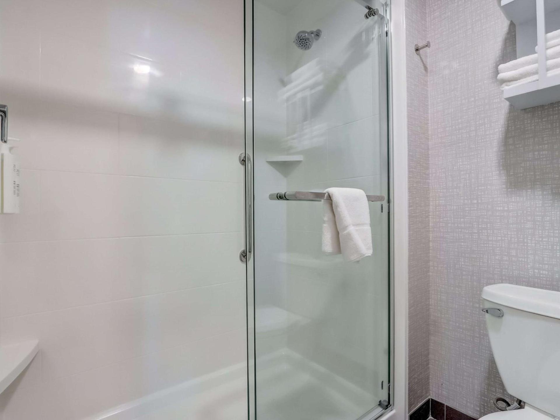 Hampton Inn & Suites Cincinnati Midtown Rookwood photo 24
