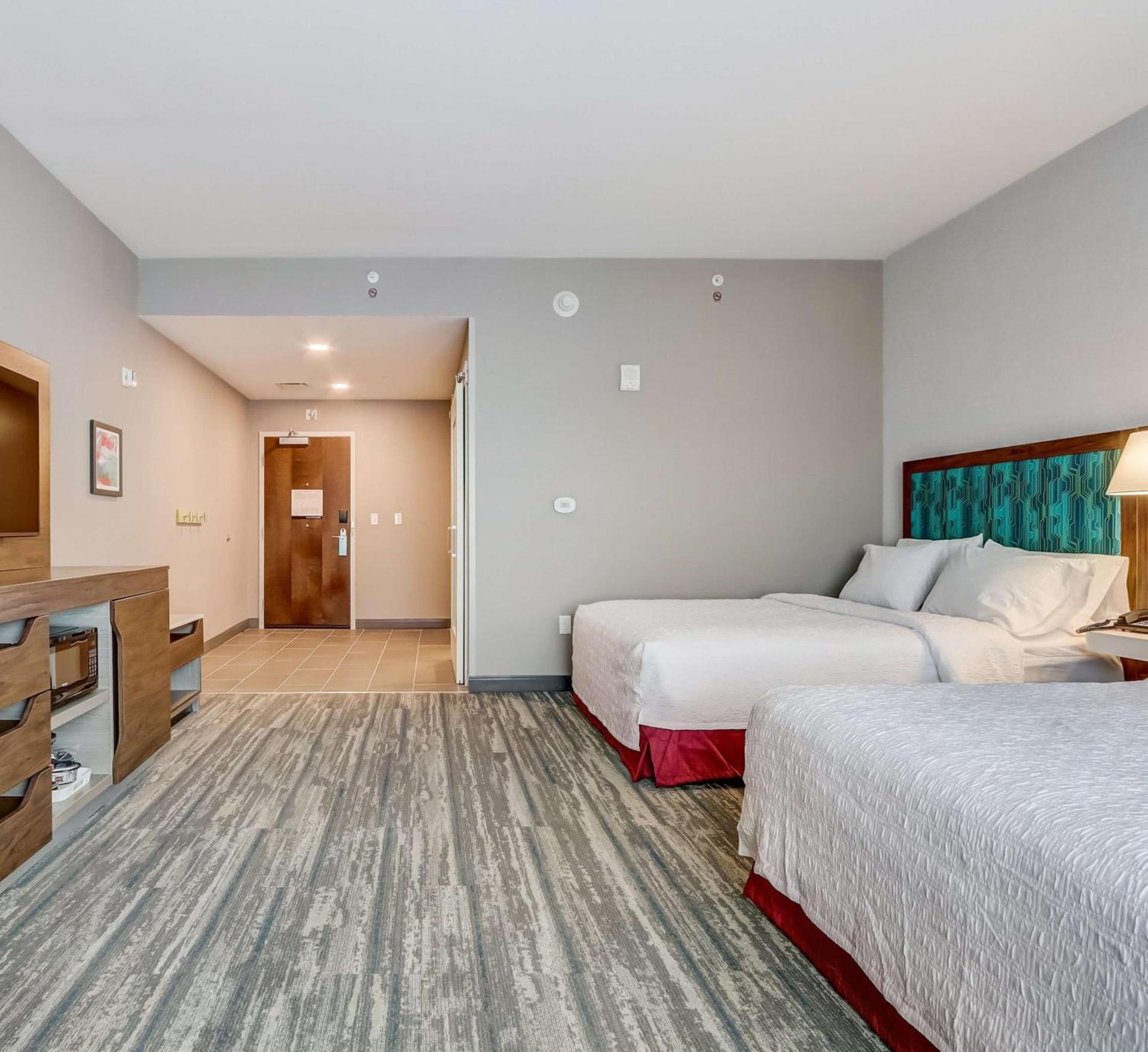 Hampton Inn & Suites Cincinnati Midtown Rookwood photo 30