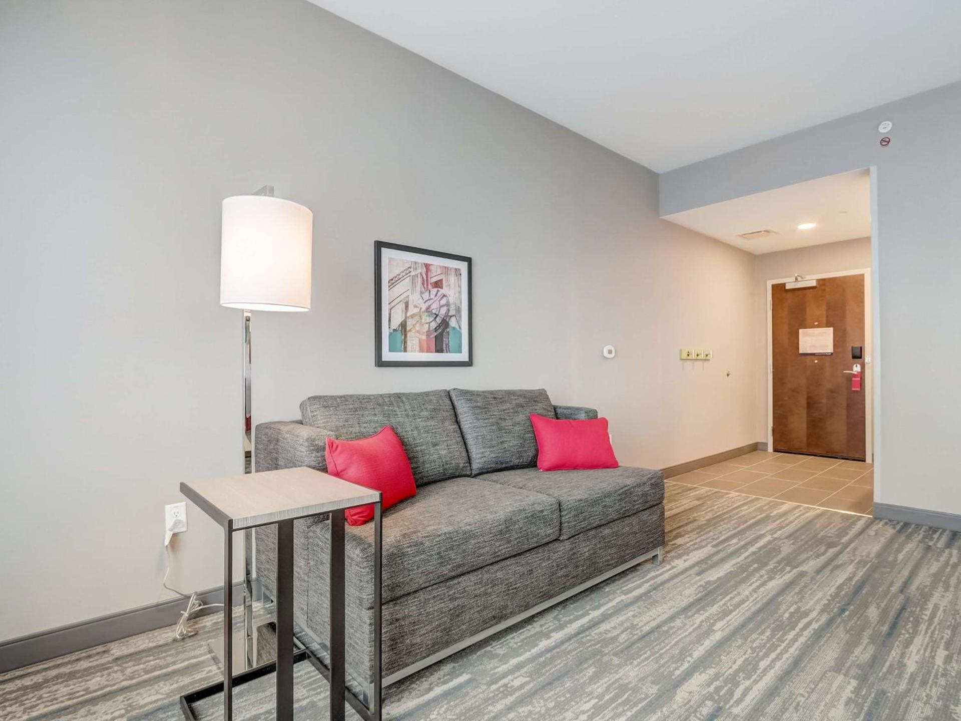 Hampton Inn & Suites Cincinnati Midtown Rookwood photo 36