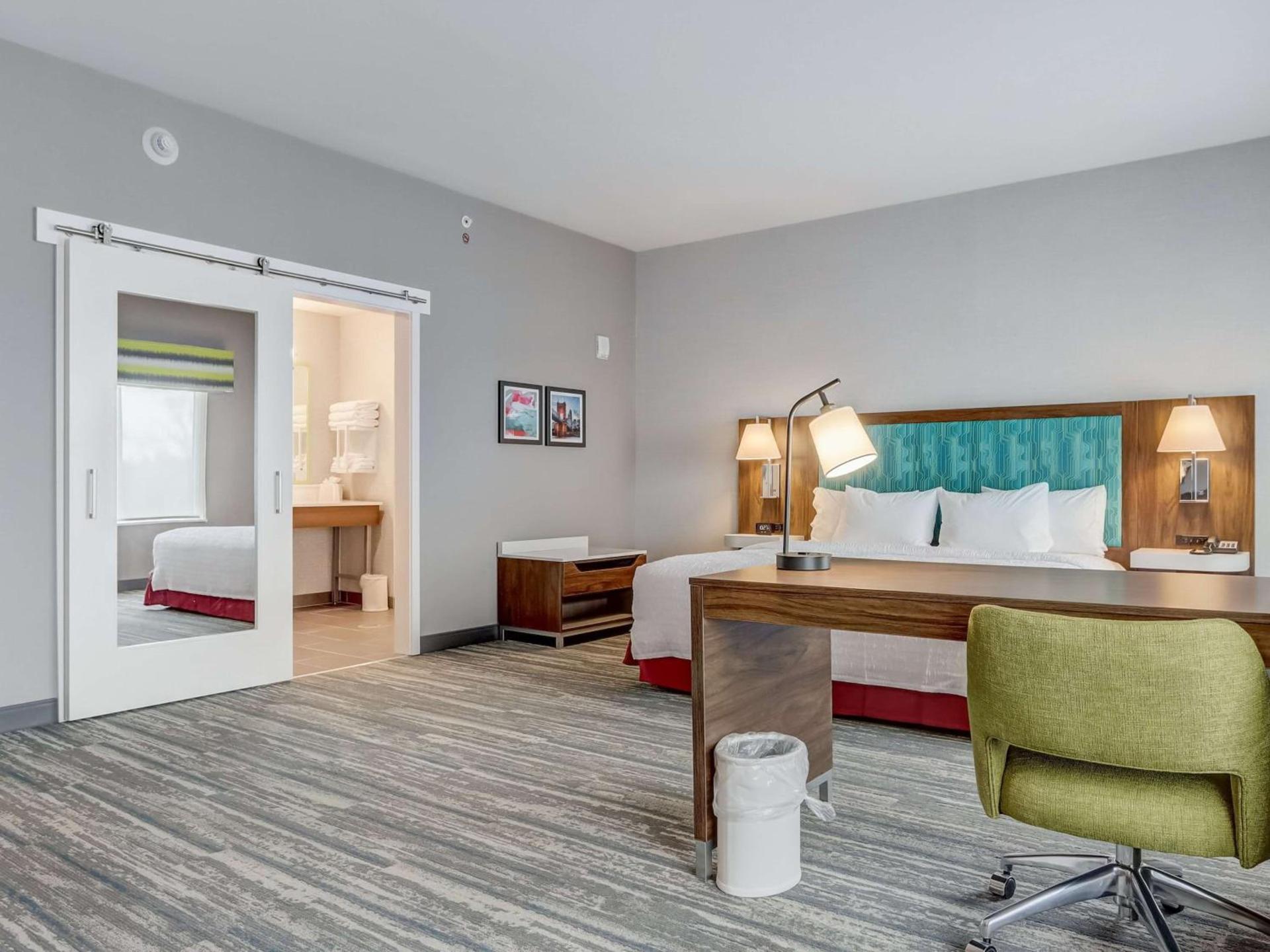 Hampton Inn & Suites Cincinnati Midtown Rookwood photo 37