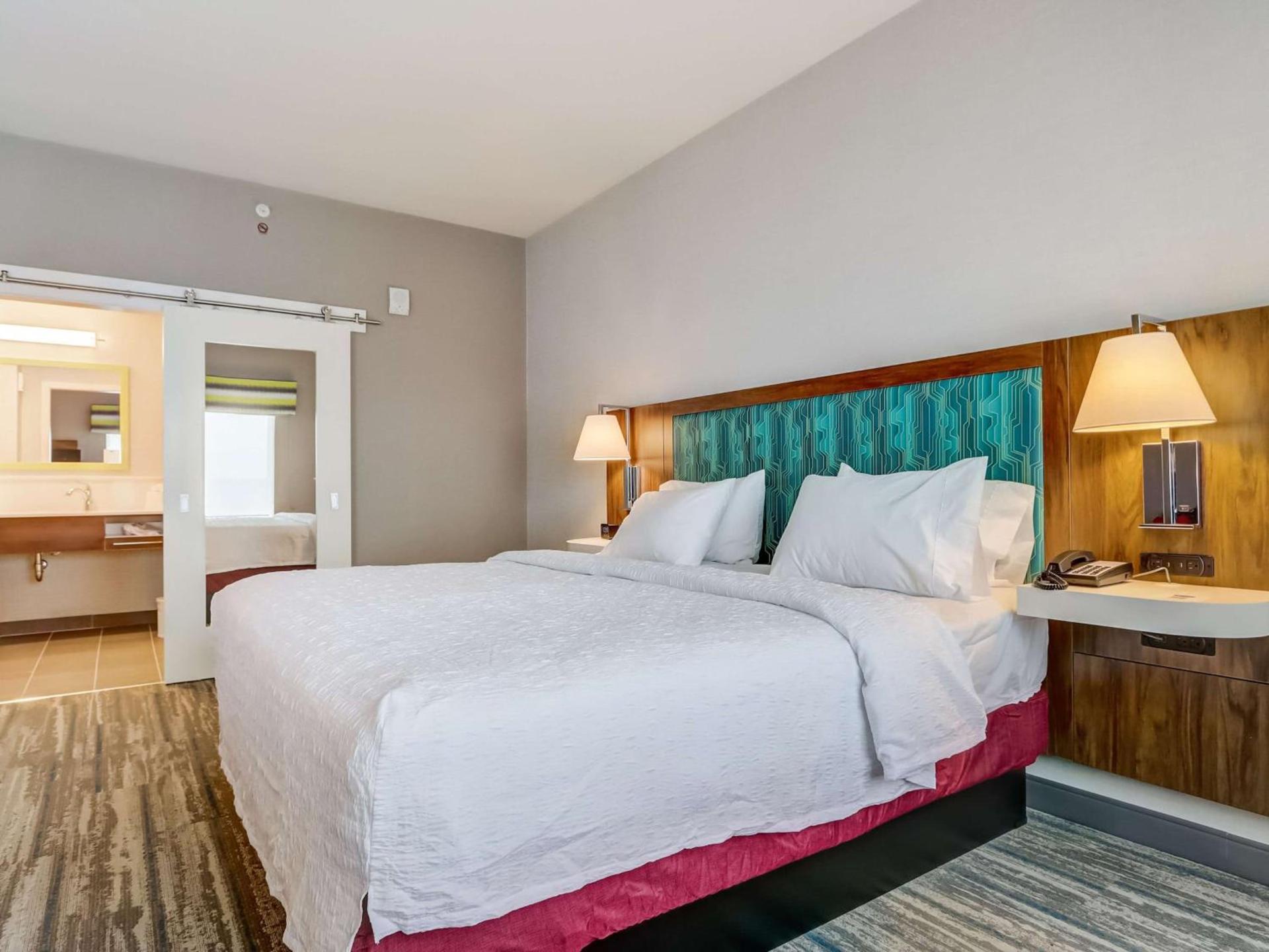 Hampton Inn & Suites Cincinnati Midtown Rookwood photo 54