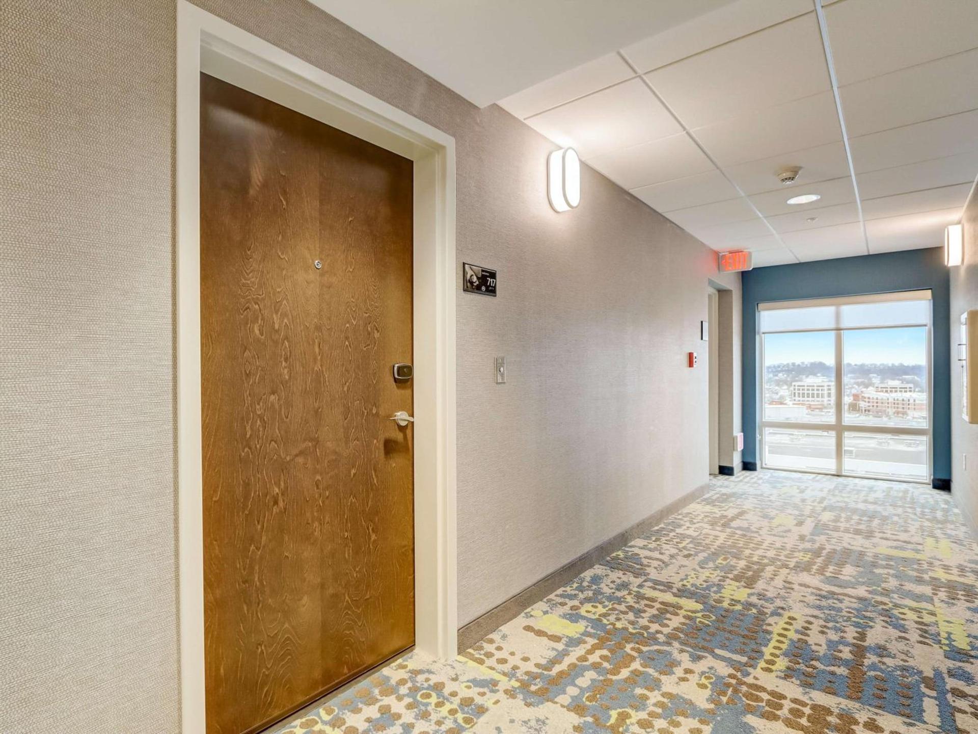 Hampton Inn & Suites Cincinnati Midtown Rookwood photo 51