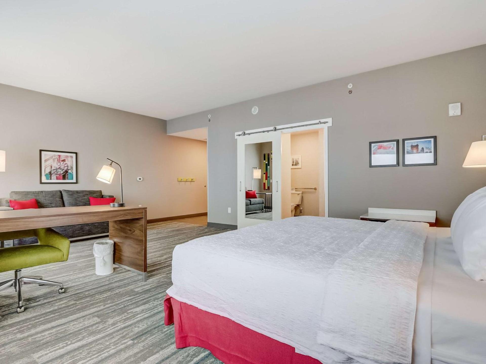 Hampton Inn & Suites Cincinnati Midtown Rookwood photo 62