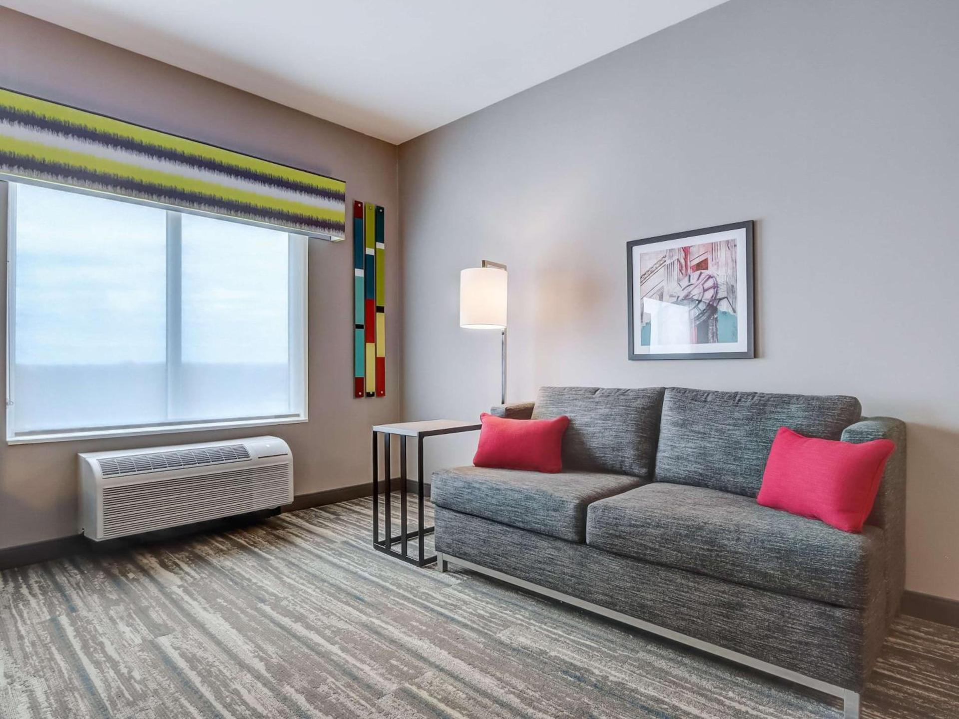 Hampton Inn & Suites Cincinnati Midtown Rookwood photo 66