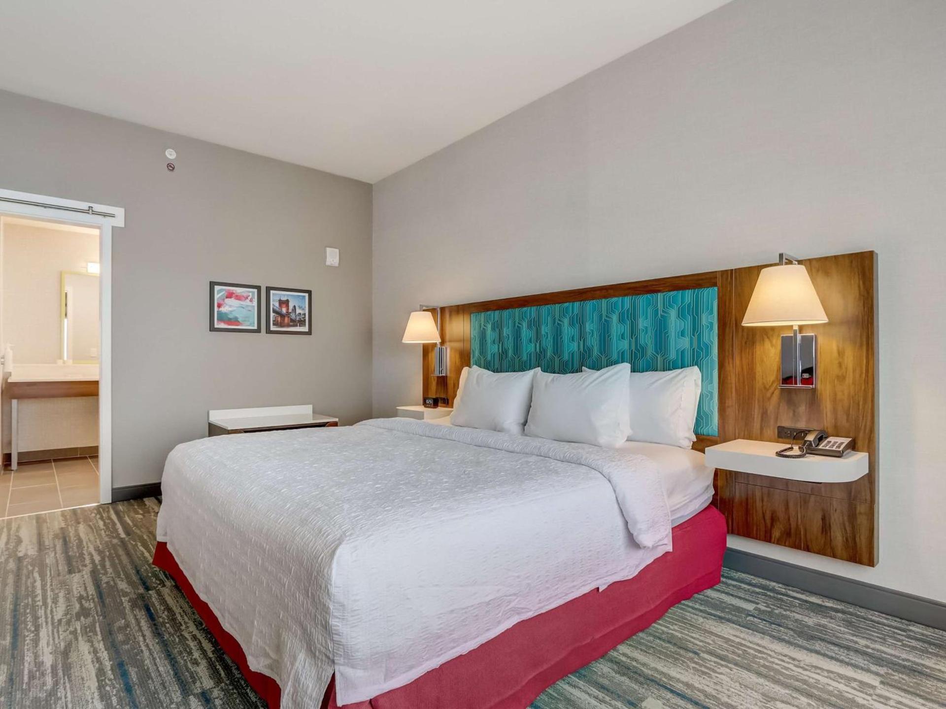 Hampton Inn & Suites Cincinnati Midtown Rookwood photo 76