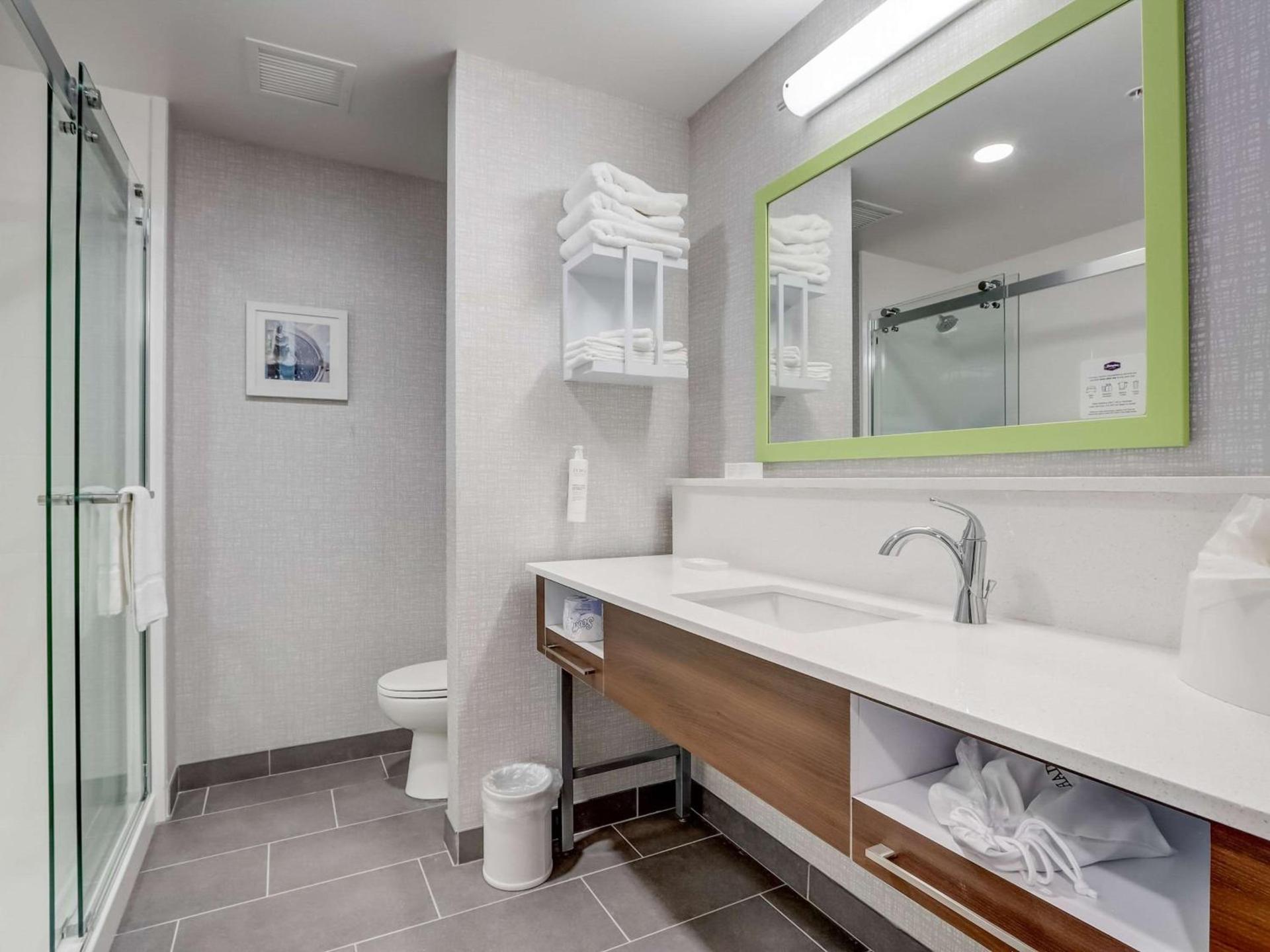 Hampton Inn & Suites Cincinnati Midtown Rookwood photo 79