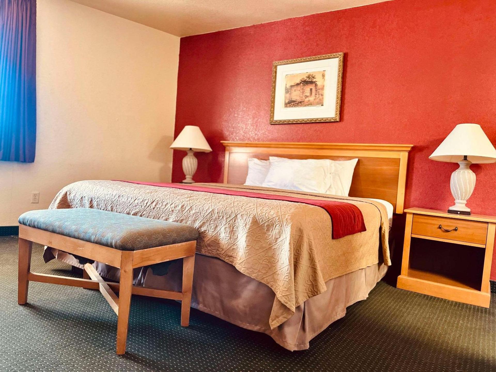 Econo Lodge Del Rio photo 18