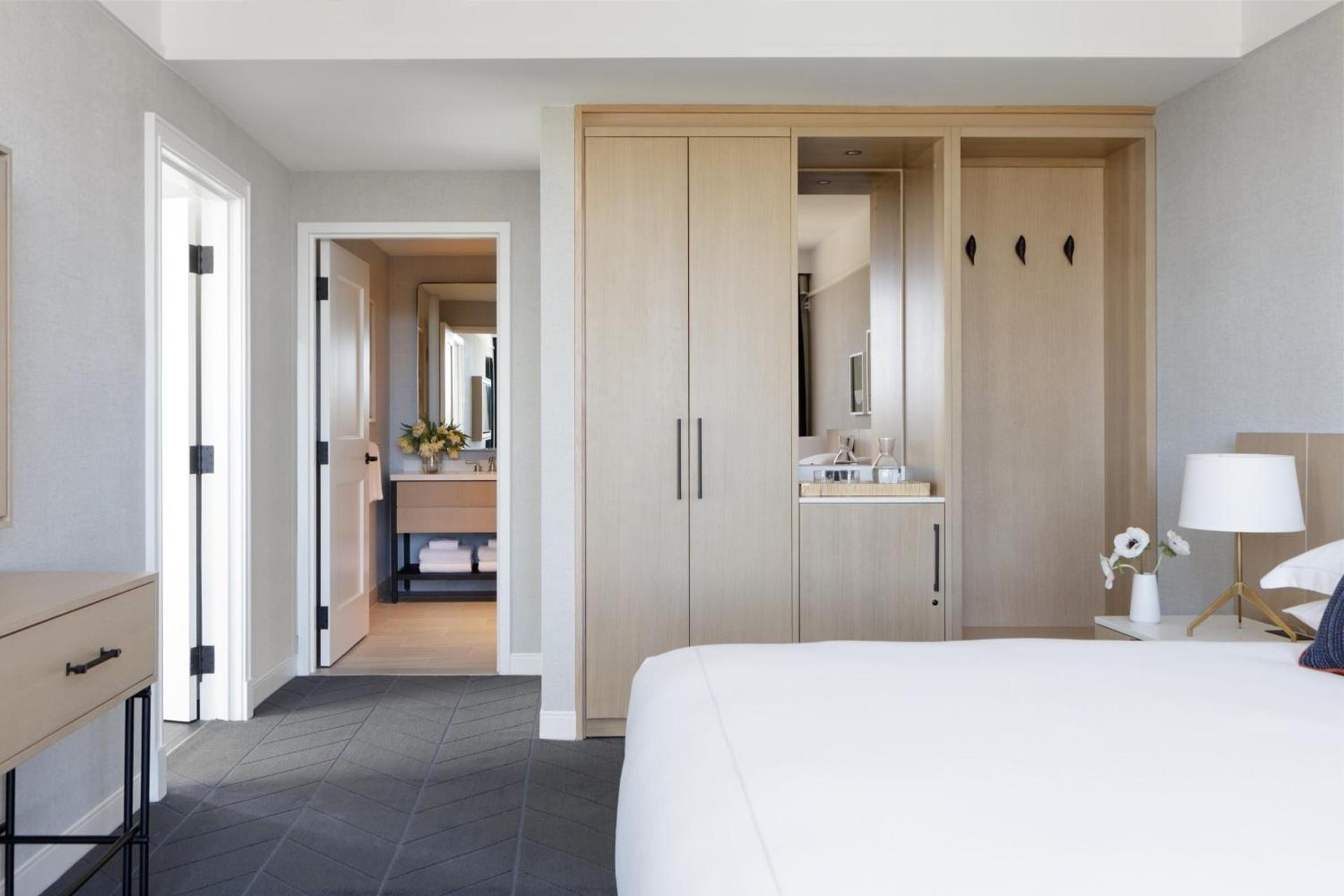 Kimpton - The Forum Hotel by IHG photo 40