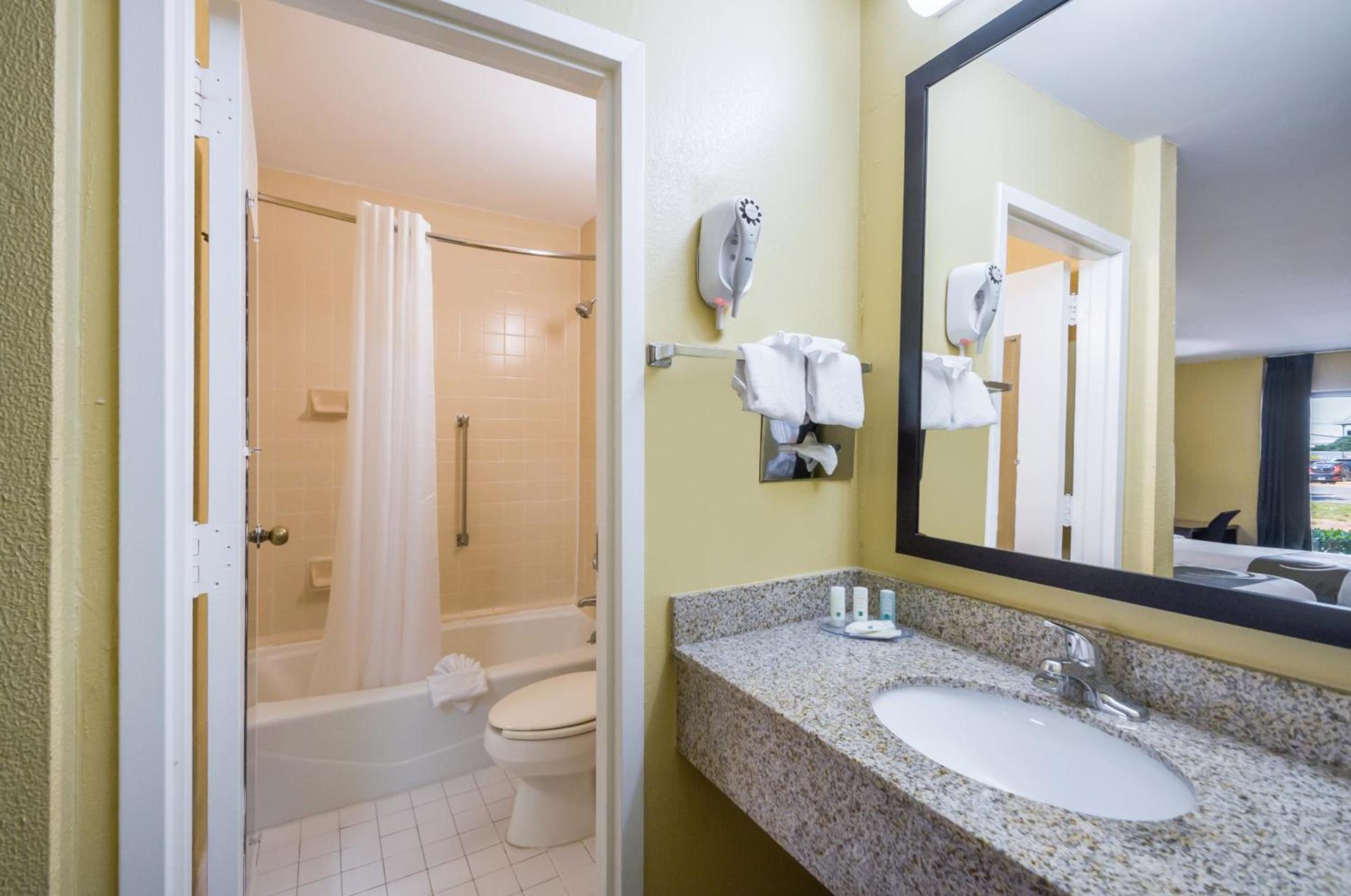 Quality Inn Fredericksburg-Central Park Area photo 47